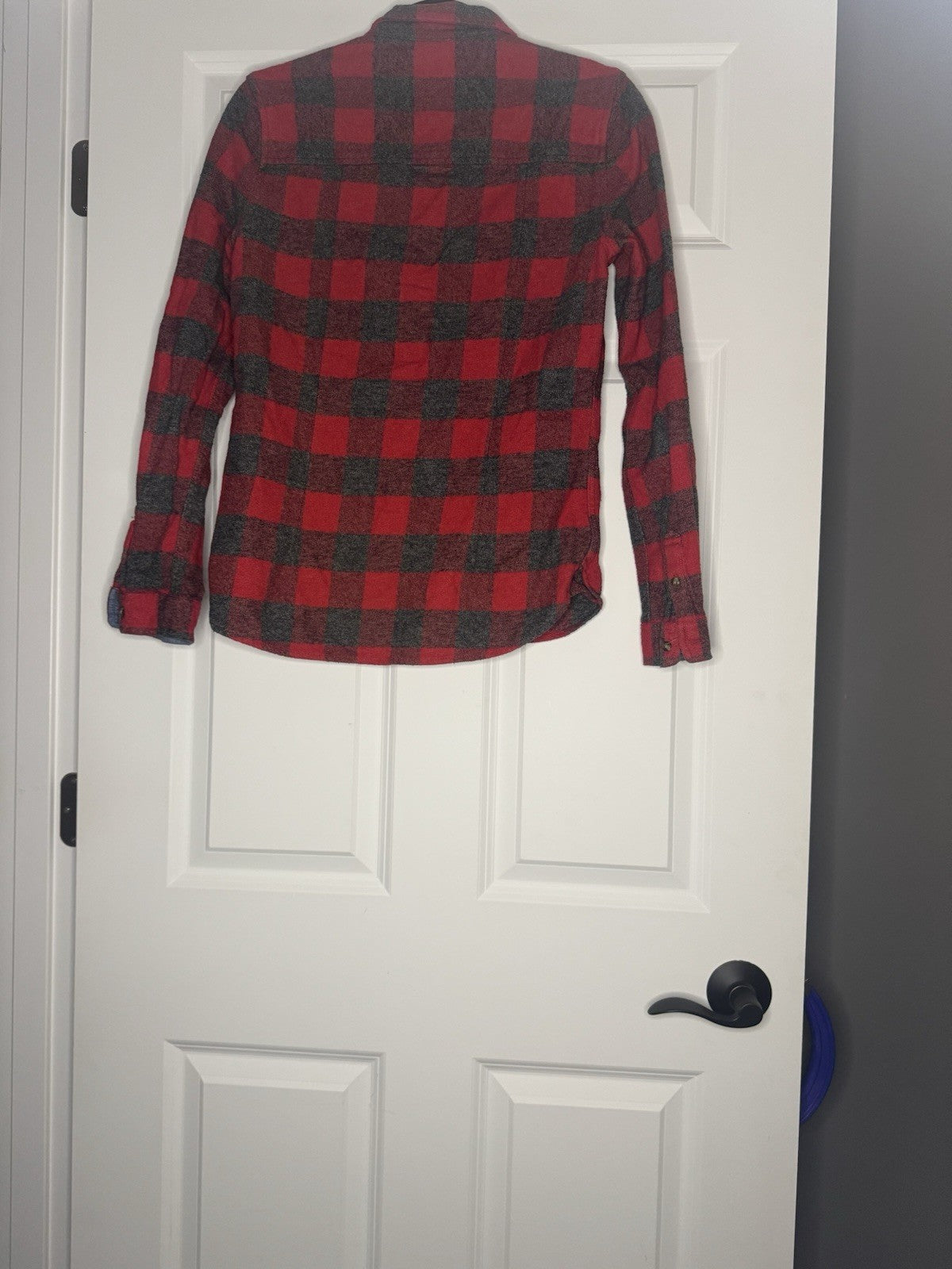 American Eagle Slim Fit Button Up Medium Gray Red Checkered