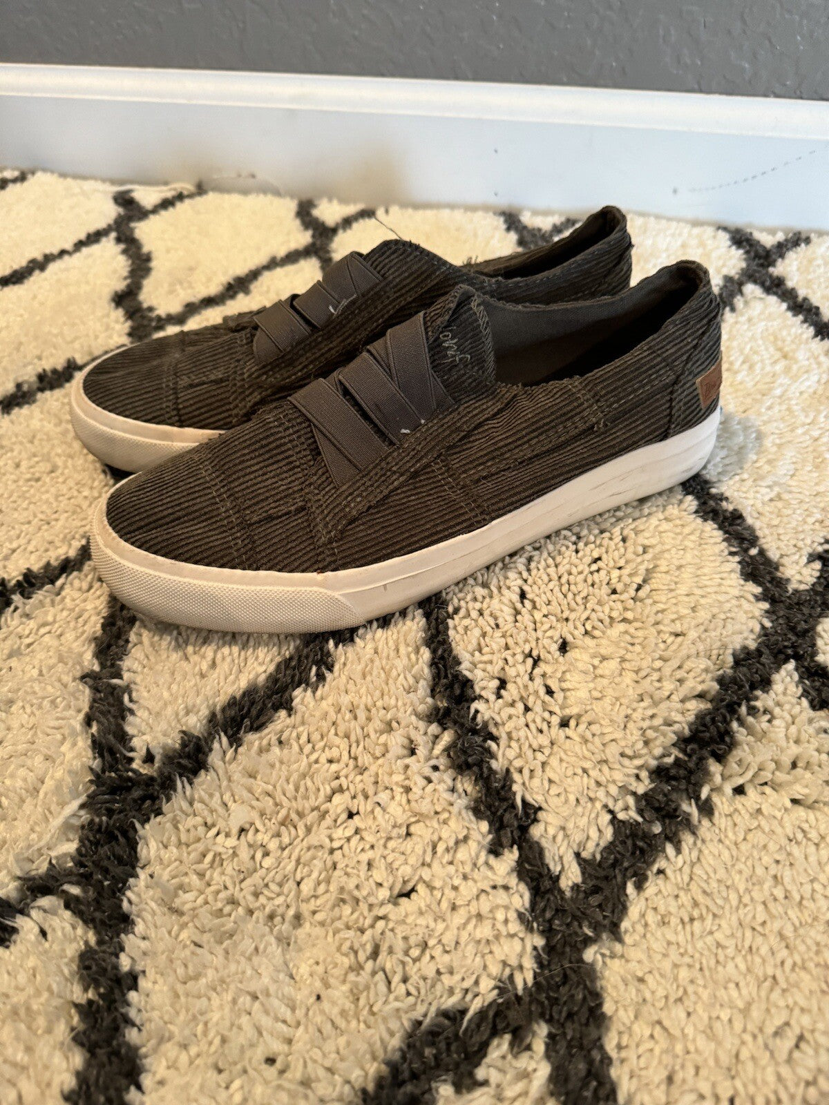 Blowfish Green Corduroy Sneakers Size 8