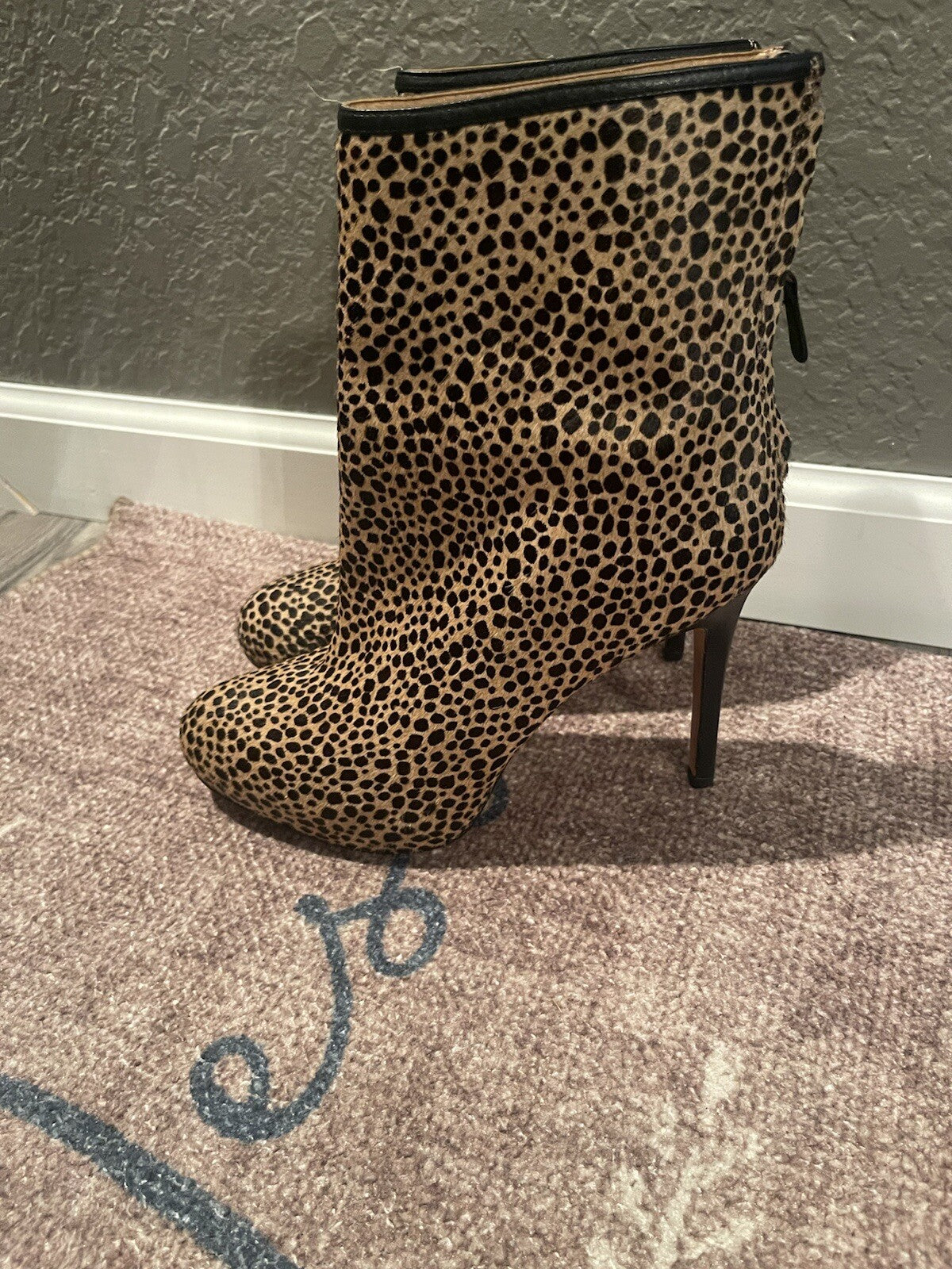 Ann Taylor animal print bootie heels size 8.5 Worn Once