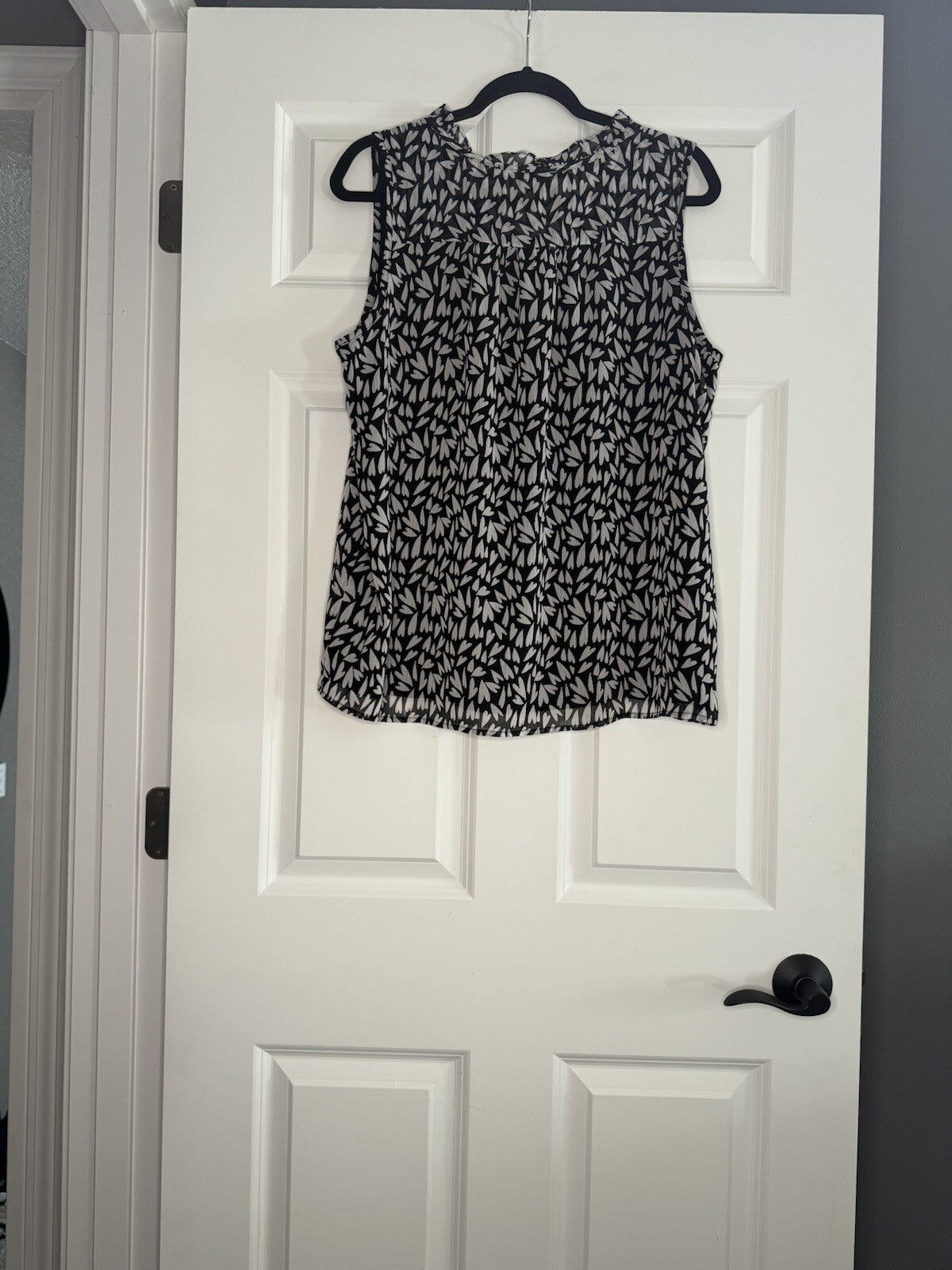 Loft Sleeveless Blouse Large Black With White Heart Print Nwt