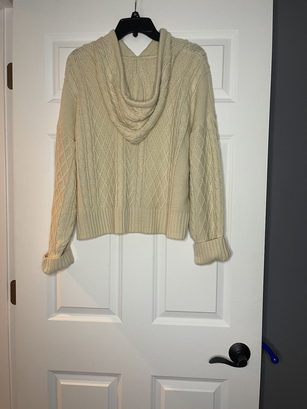 Flying tomato sweater with hood small ivory