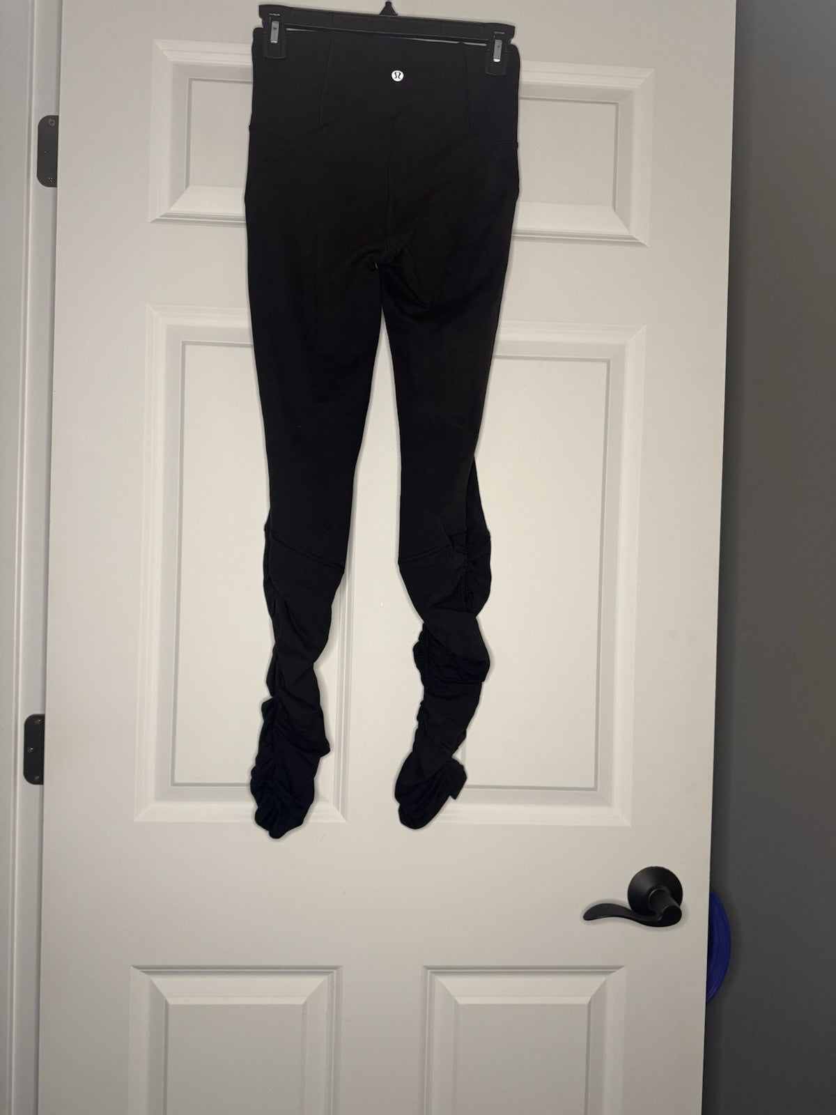 Lululemon Leggings Size 4 With Cinching On Bottom Black