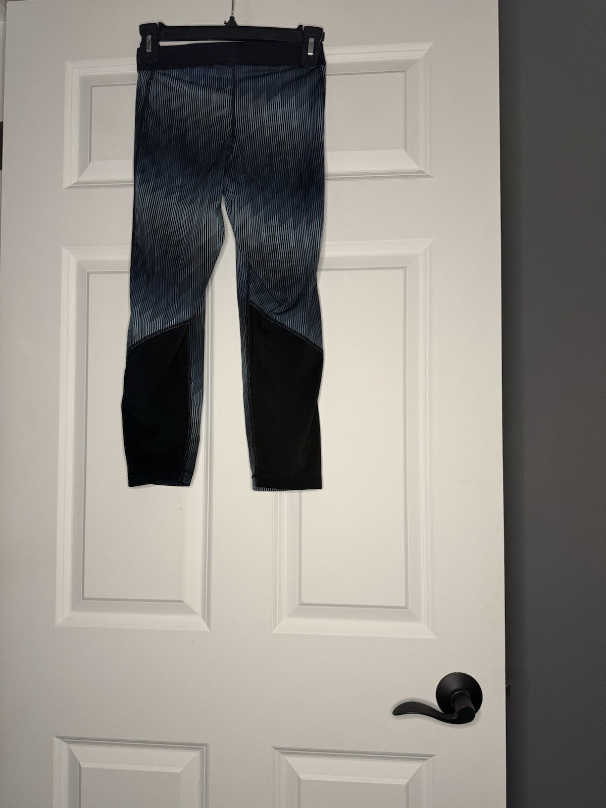 Nike Dri Fit Cropped Leggings Small Light Blueish Green And Black Striped