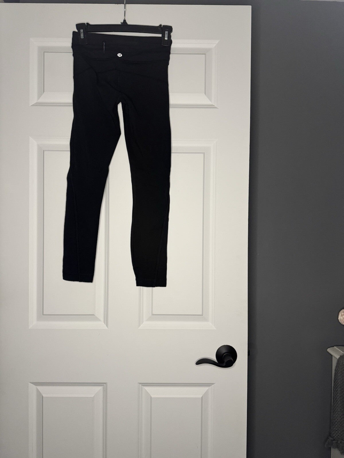 Lululemon Leggings Cropped Size 2 Zipper Pocket In Back