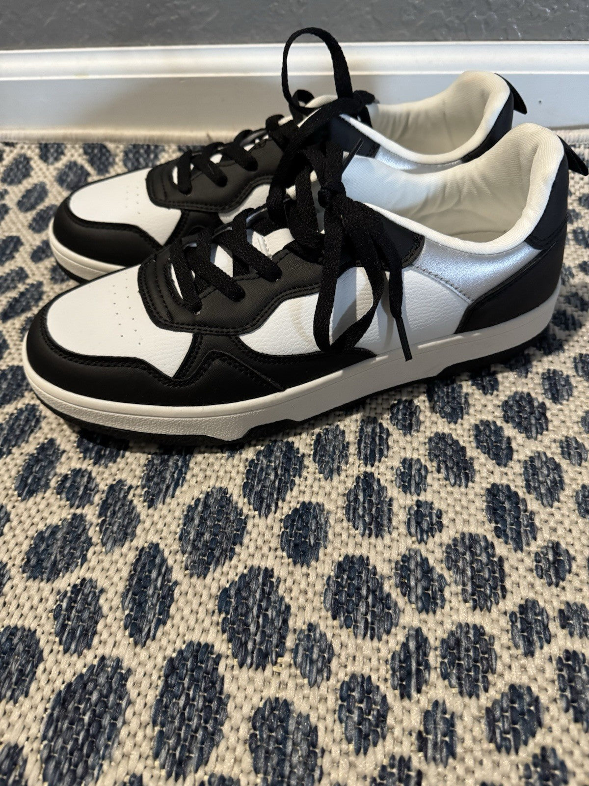 Dream Pairs Casual Sneakers Size 10 Black Silver White New