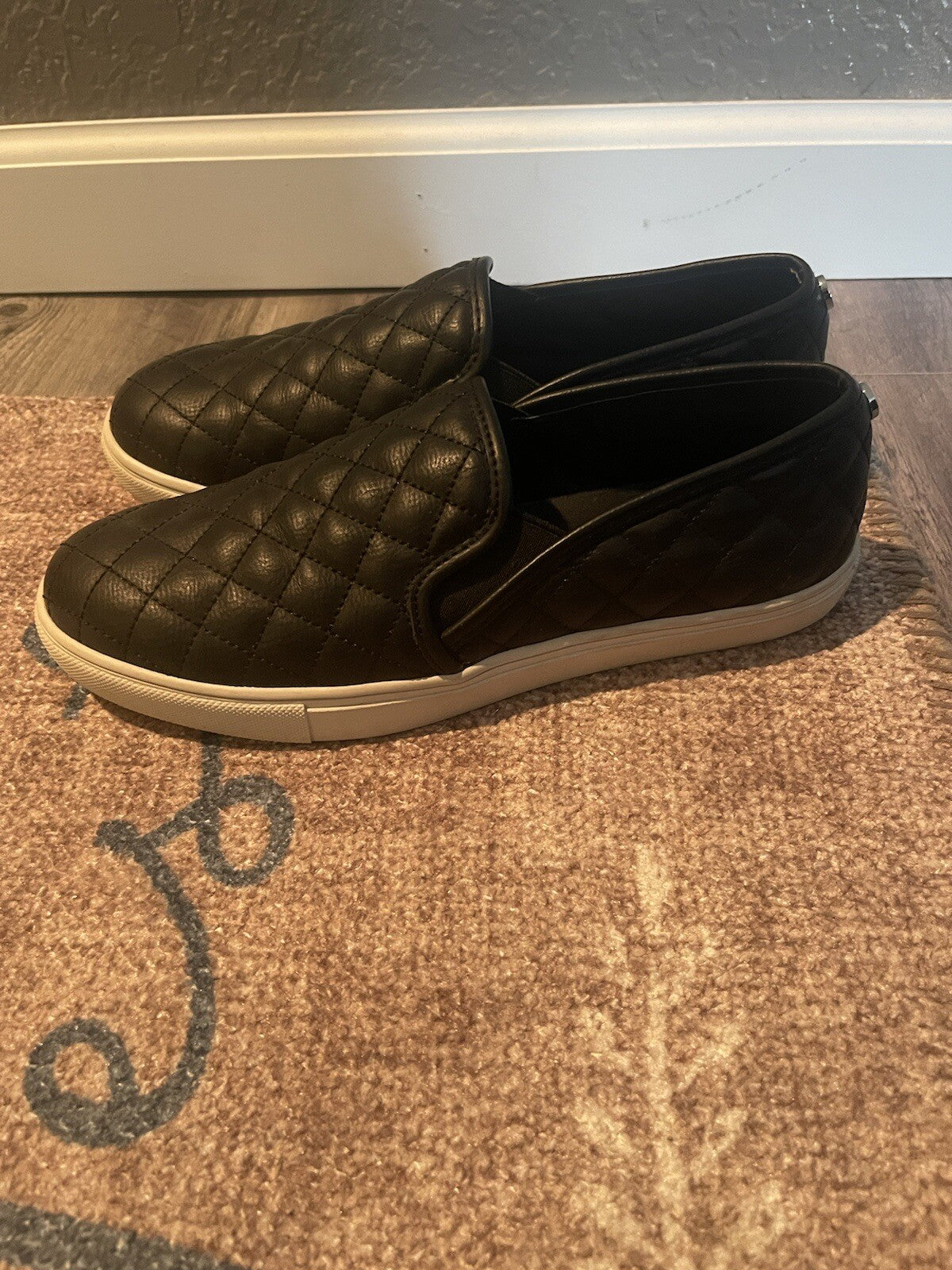 Steve Madden quilted black loafers size 9