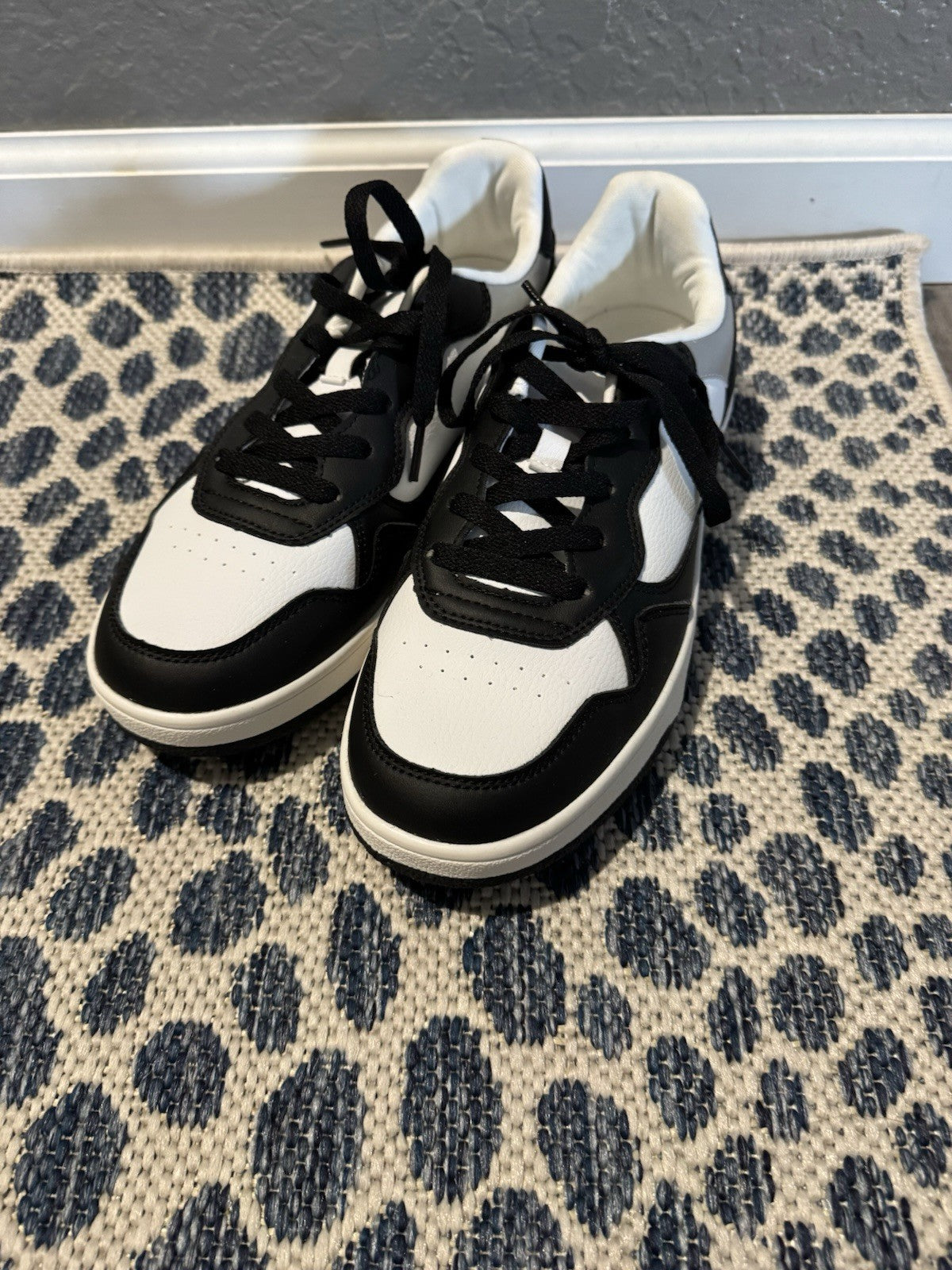 Dream Pairs Casual Sneakers Size 10 Black Silver White New