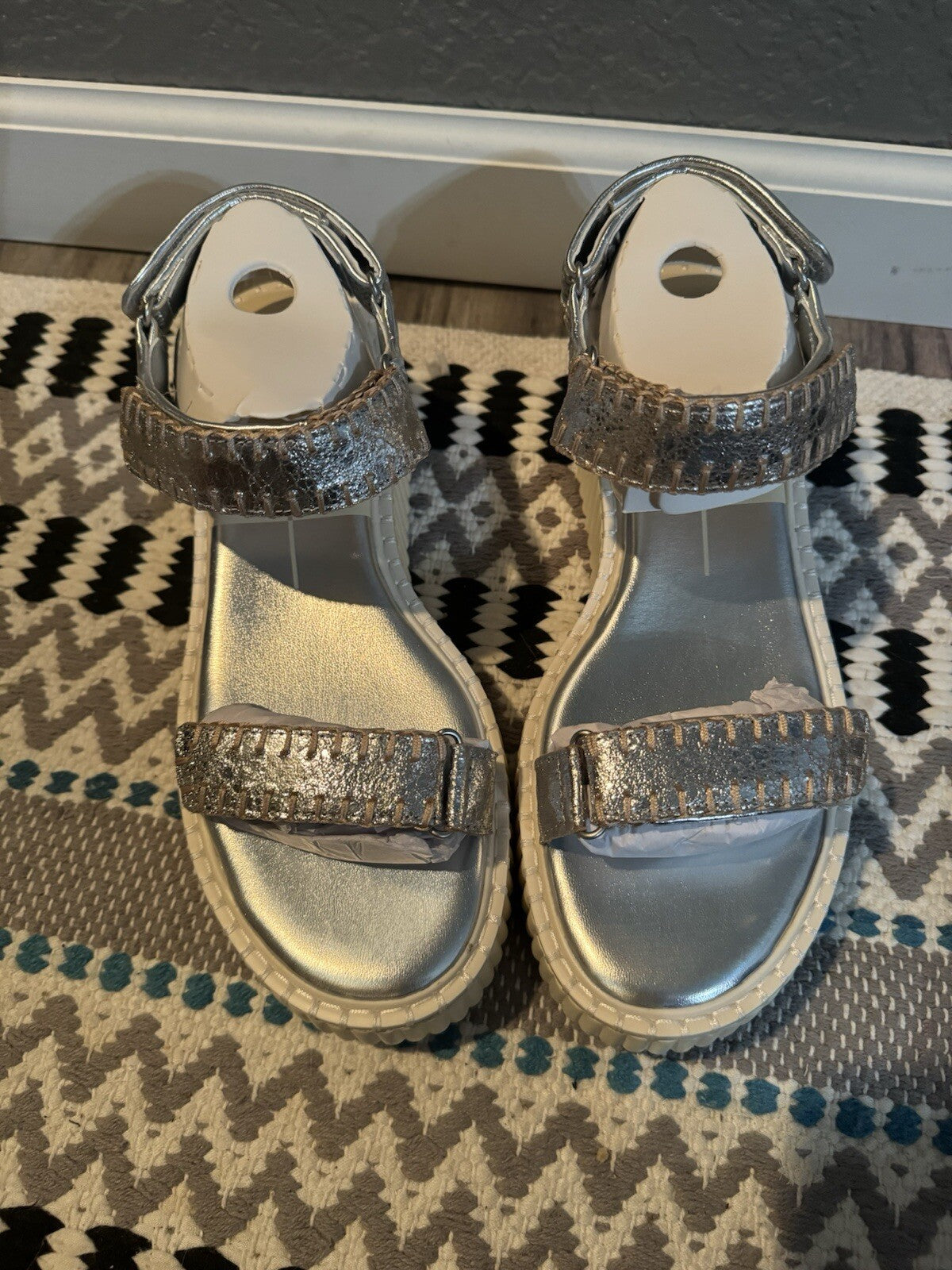 Dolce Vita Debra Silver Distressed Leather Sandal 9 New In Box