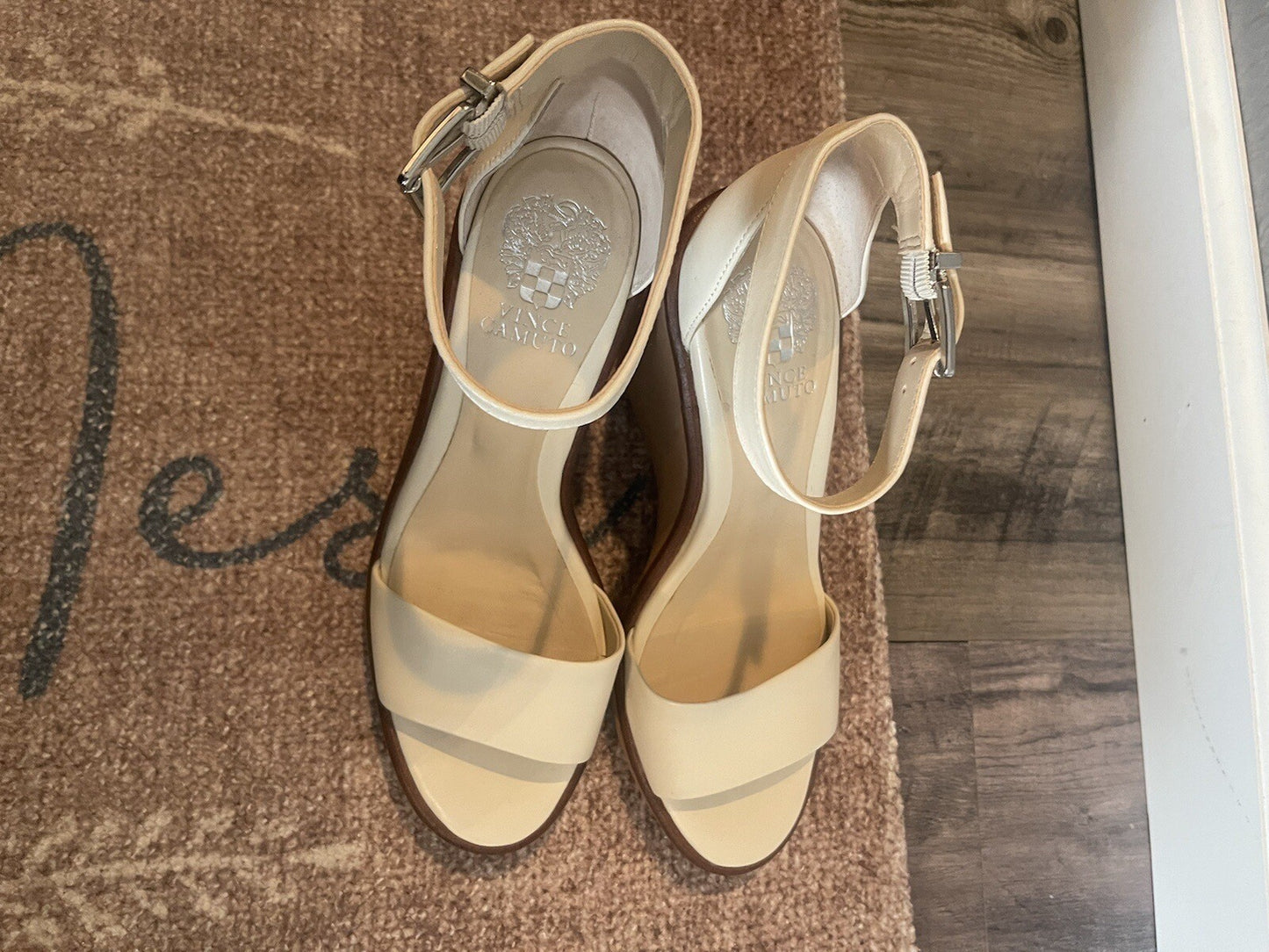 Vince Camuto Strappy Sandals Ivory Size 9