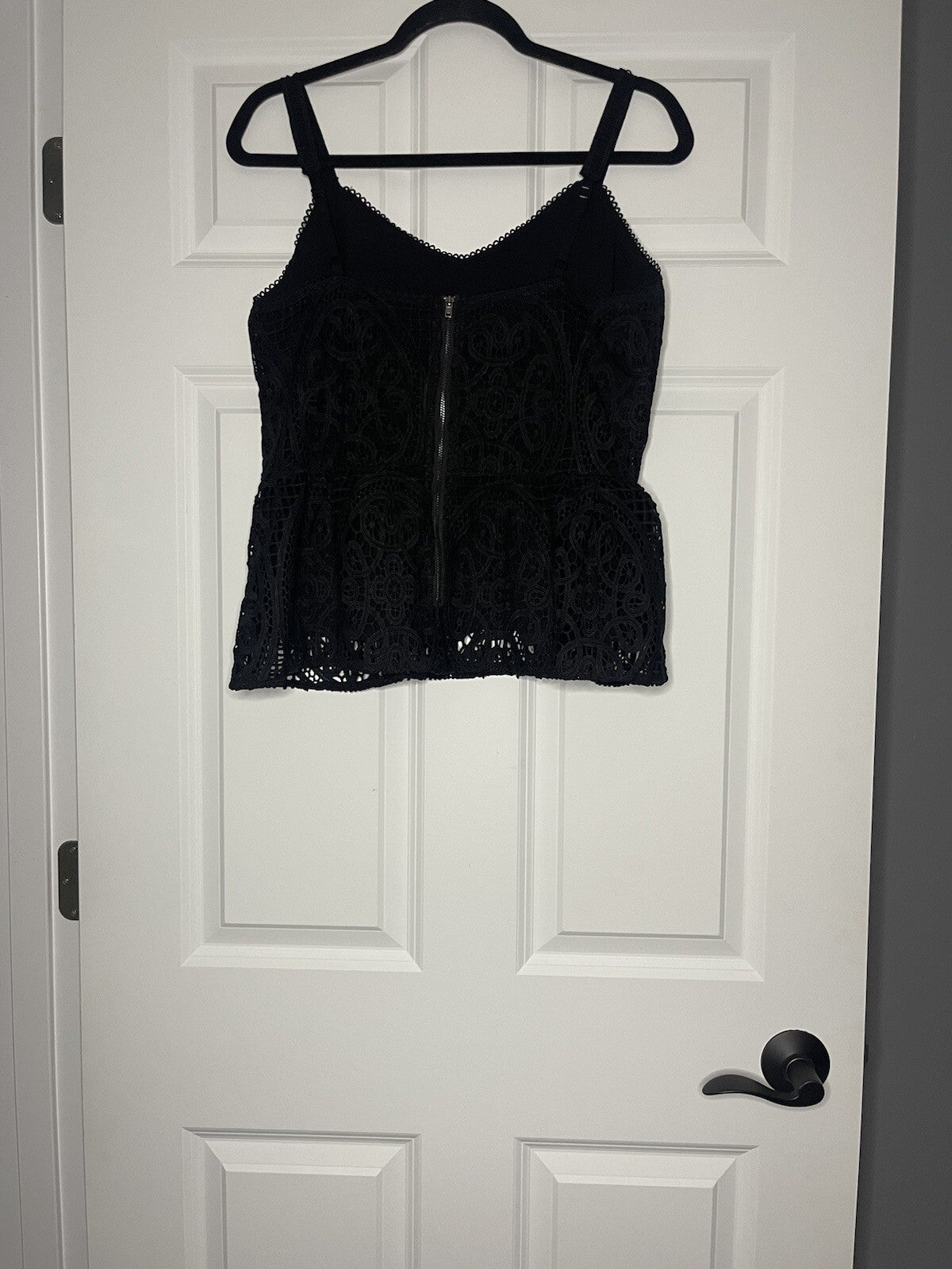 Skies are blue sleeveless lace blouse black medium NWT