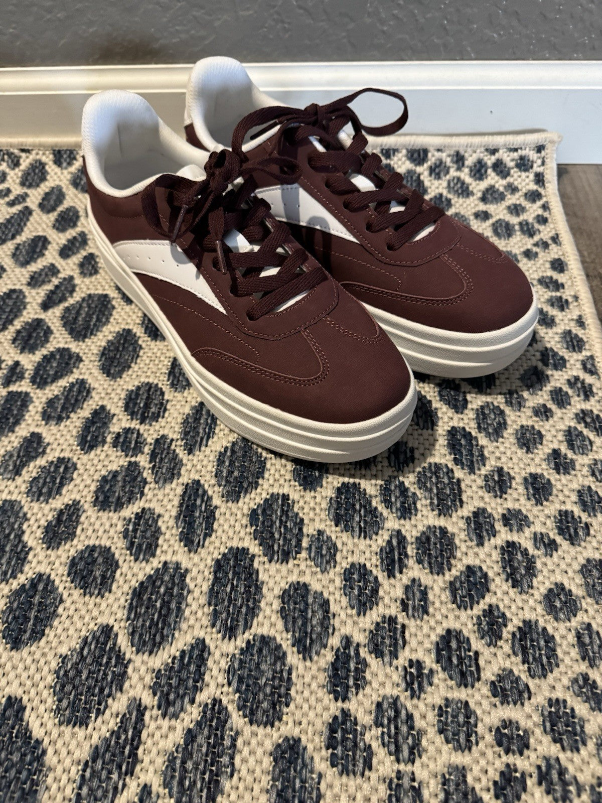 Dream Pairs Platform Sneakers 10 Maroonish Plum New