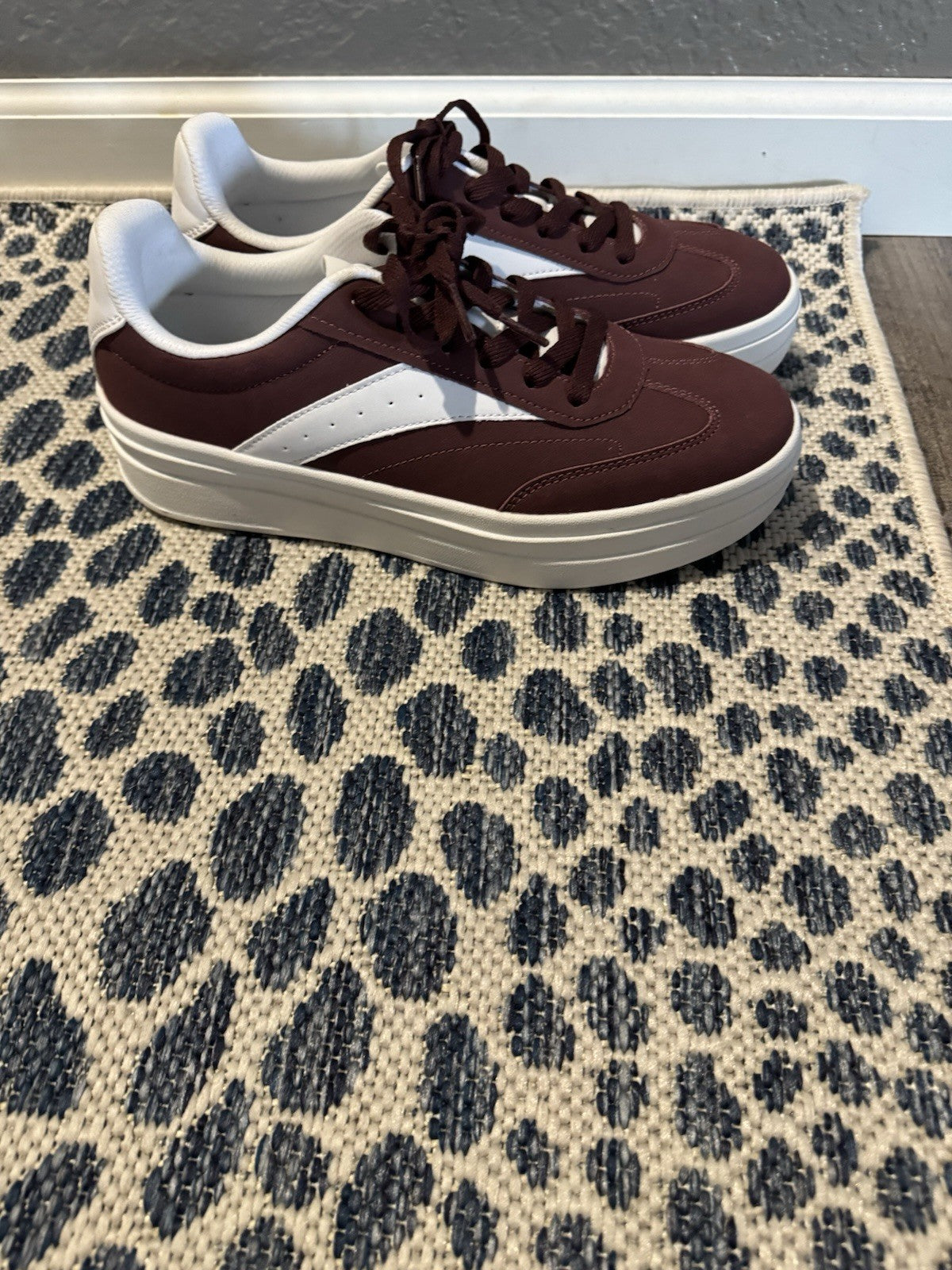 Dream Pairs Platform Sneakers 10 Maroonish Plum New