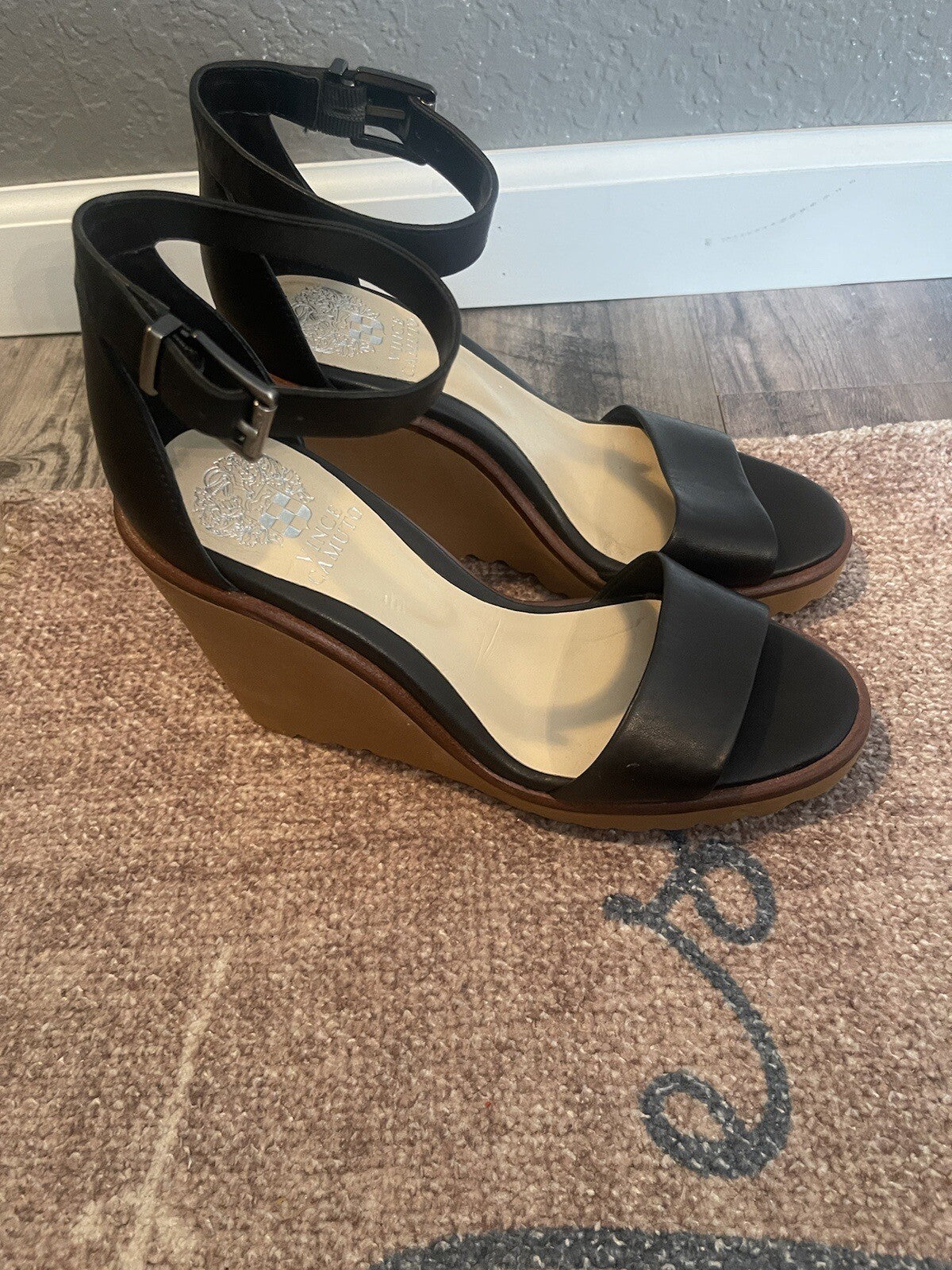 Vince Camuto Strappy Sandals Size 9 Black Brown