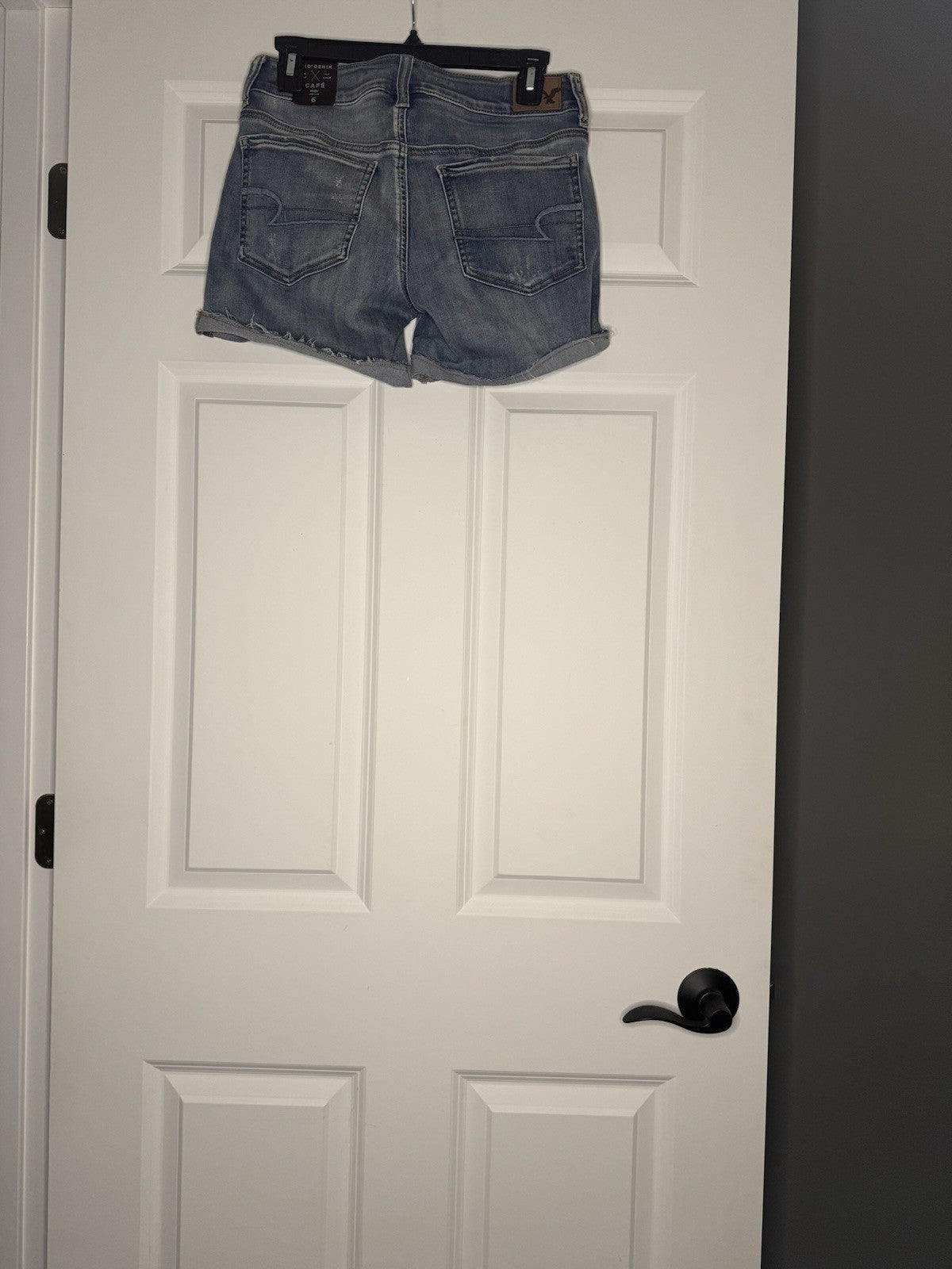 American Eagle Super Super Stretch Modi Distressed Jean Shorts Size 6 NWT