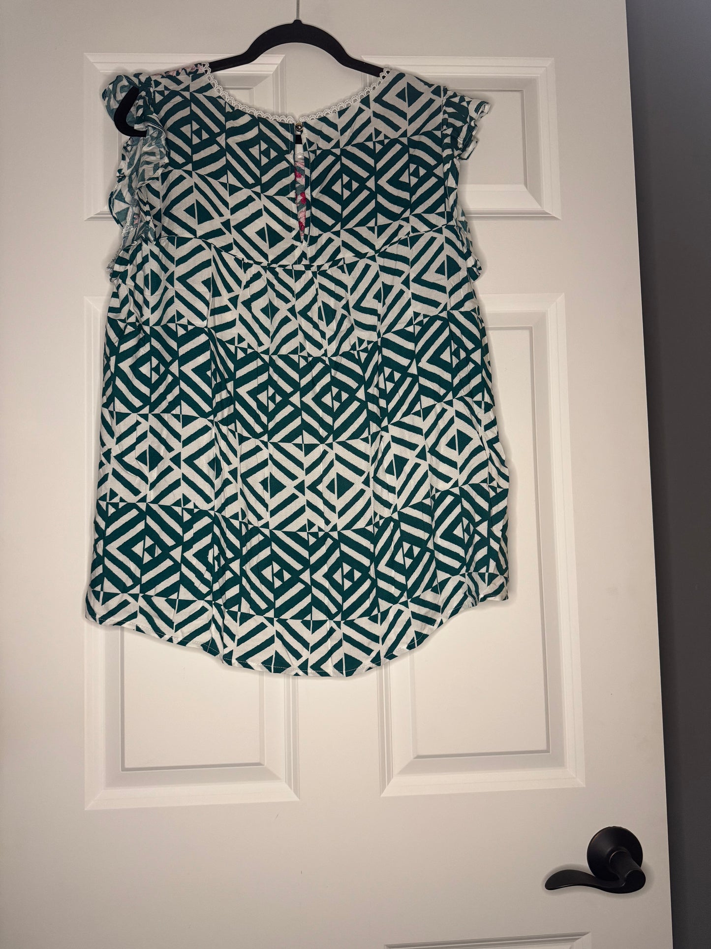 Savanna Jane short sleeve blouse 1x green and white print w pink stitching nwt 38