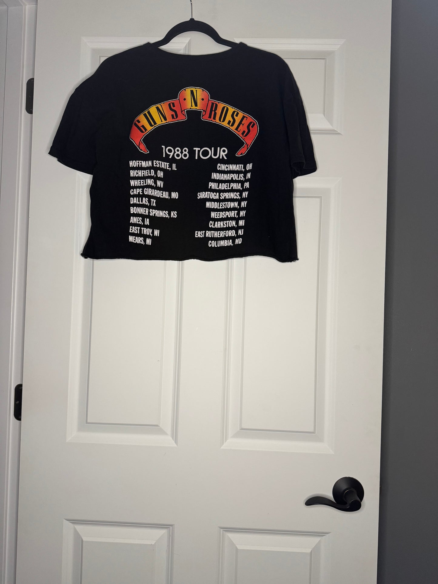 Guns N’ Roses cropped tee medium black w multi logo