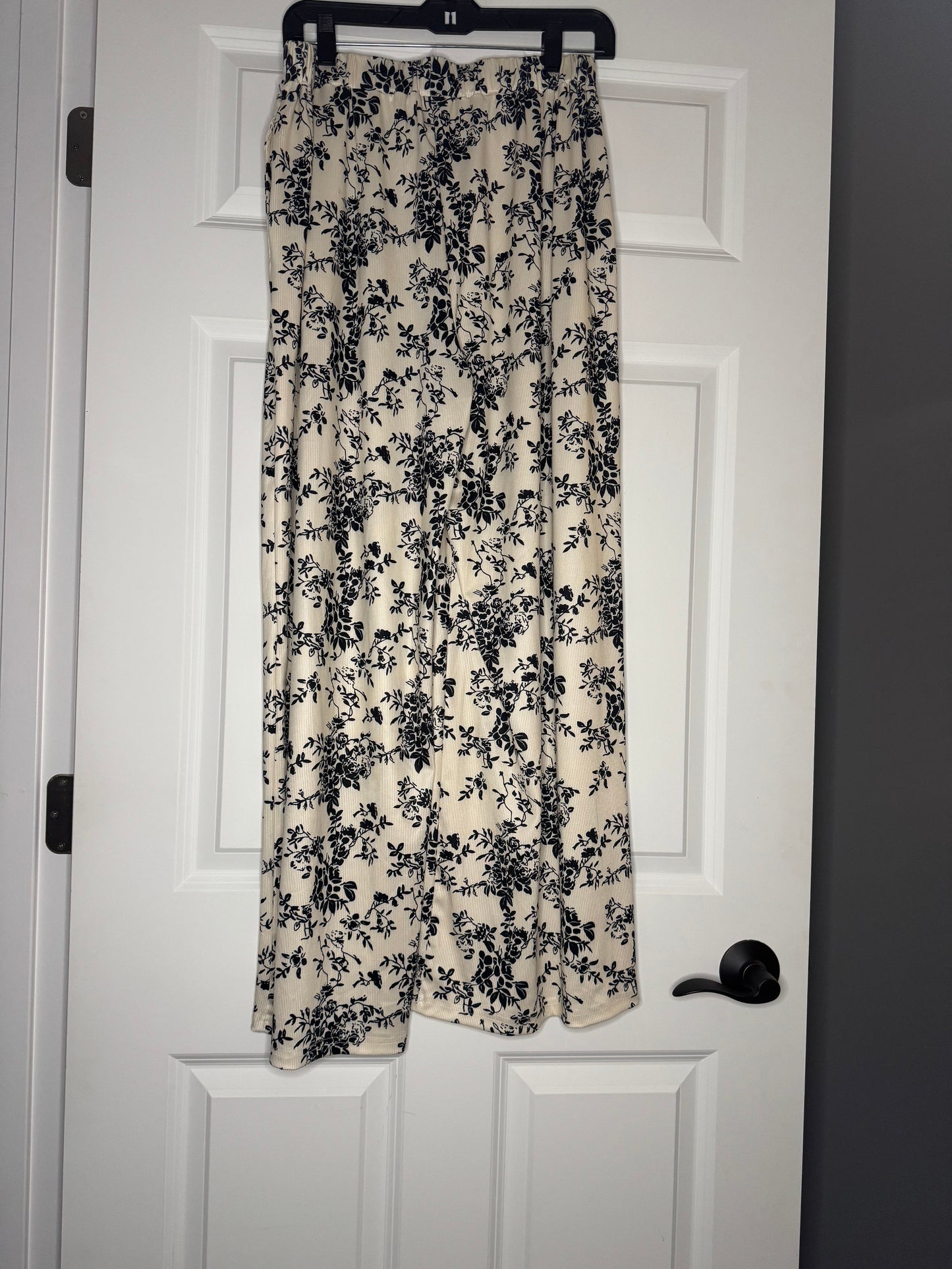 Cider Flowy pants large cream navy floral