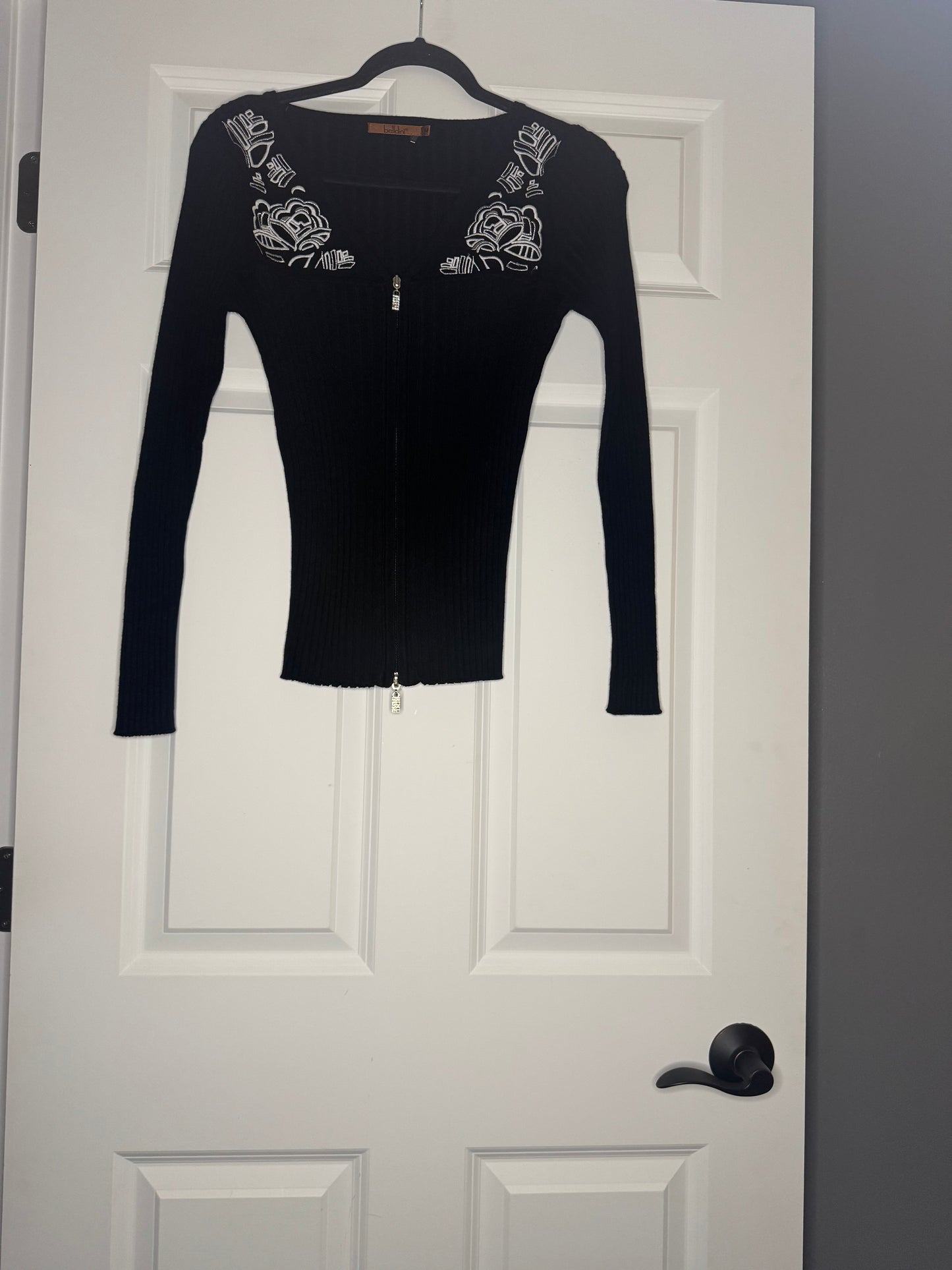 Belldini zip up ribbed sweater black w white silver stitch floral medium