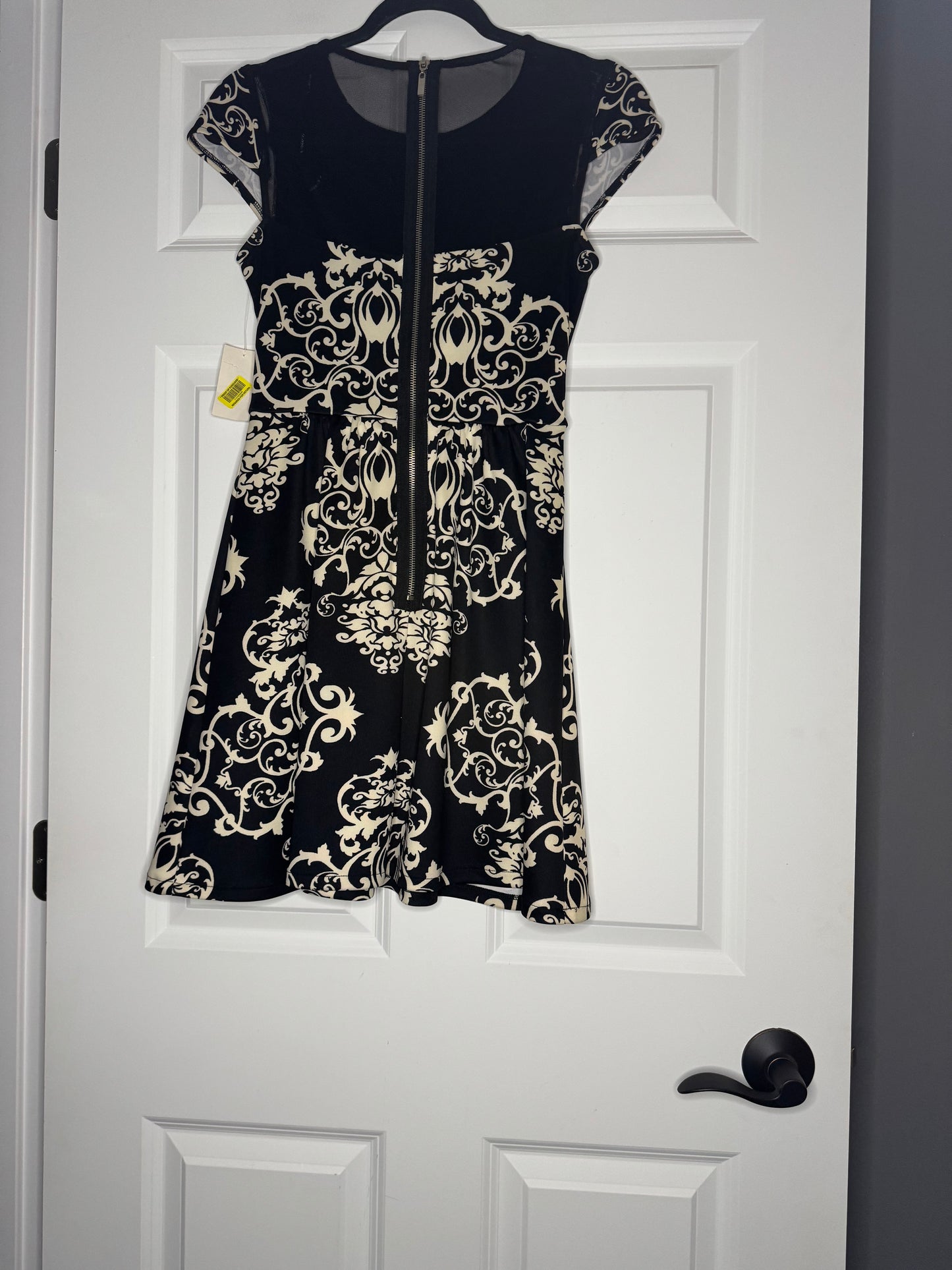 B Darlin short sleeve dress 5/6 black w cream floral nwt $59