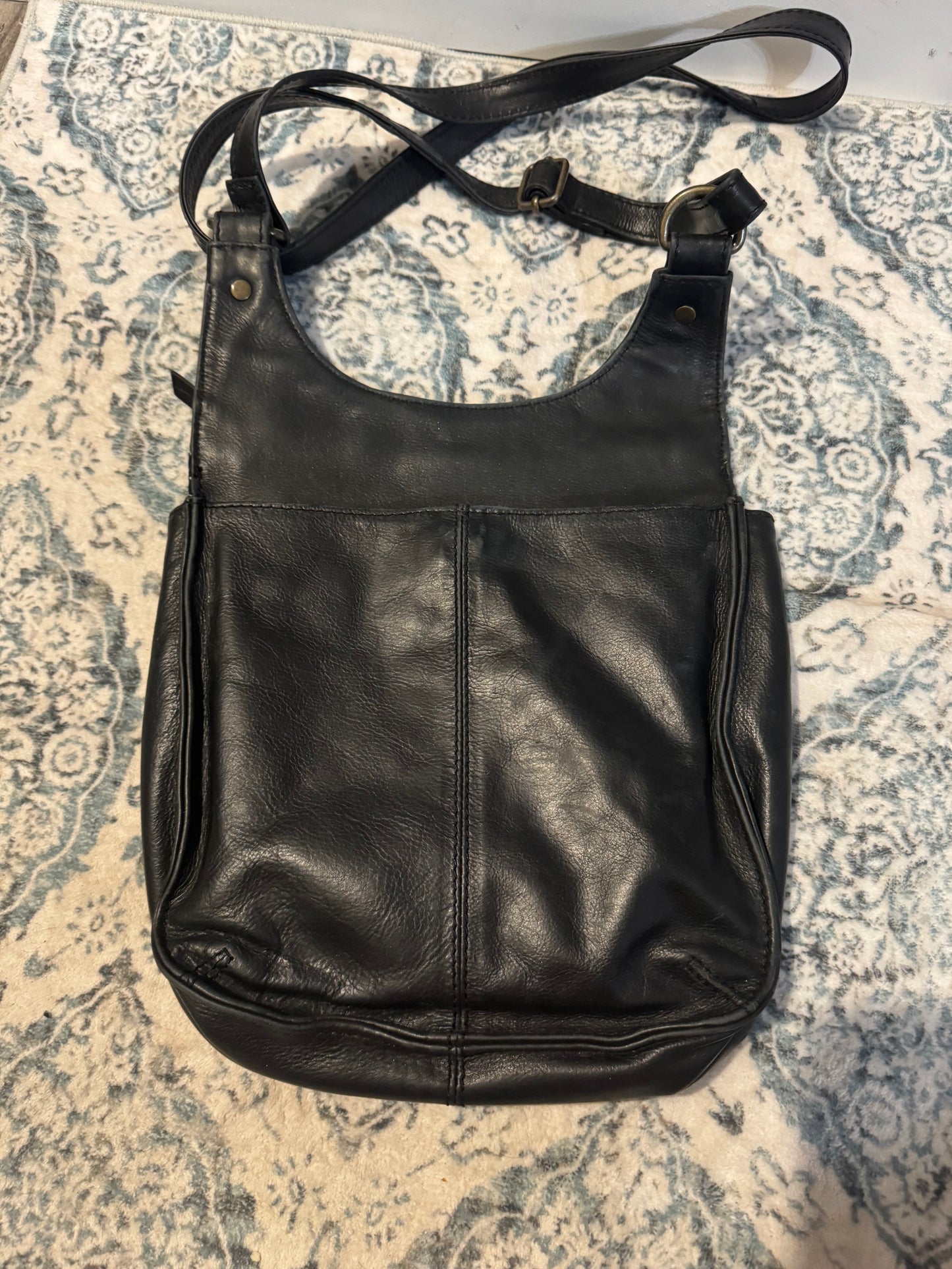 Frye and co crossbody purse black leather in good condition