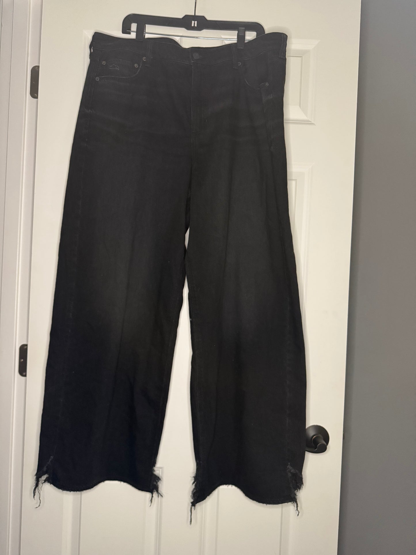 American Eagle strigid super high rise baggy wide leg ankle jeans black 18 nwt 59.95