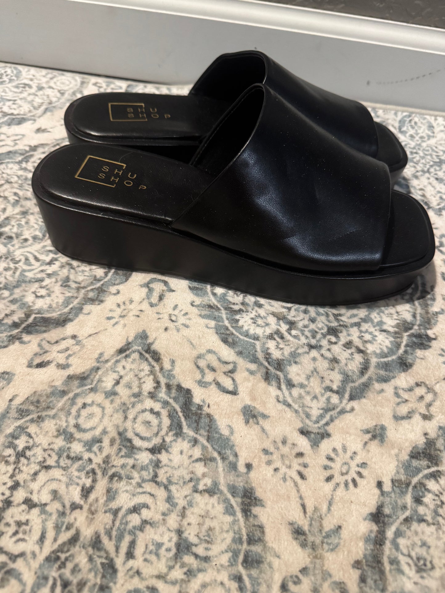 Shu shop slip on sandals size 8 1/2 black