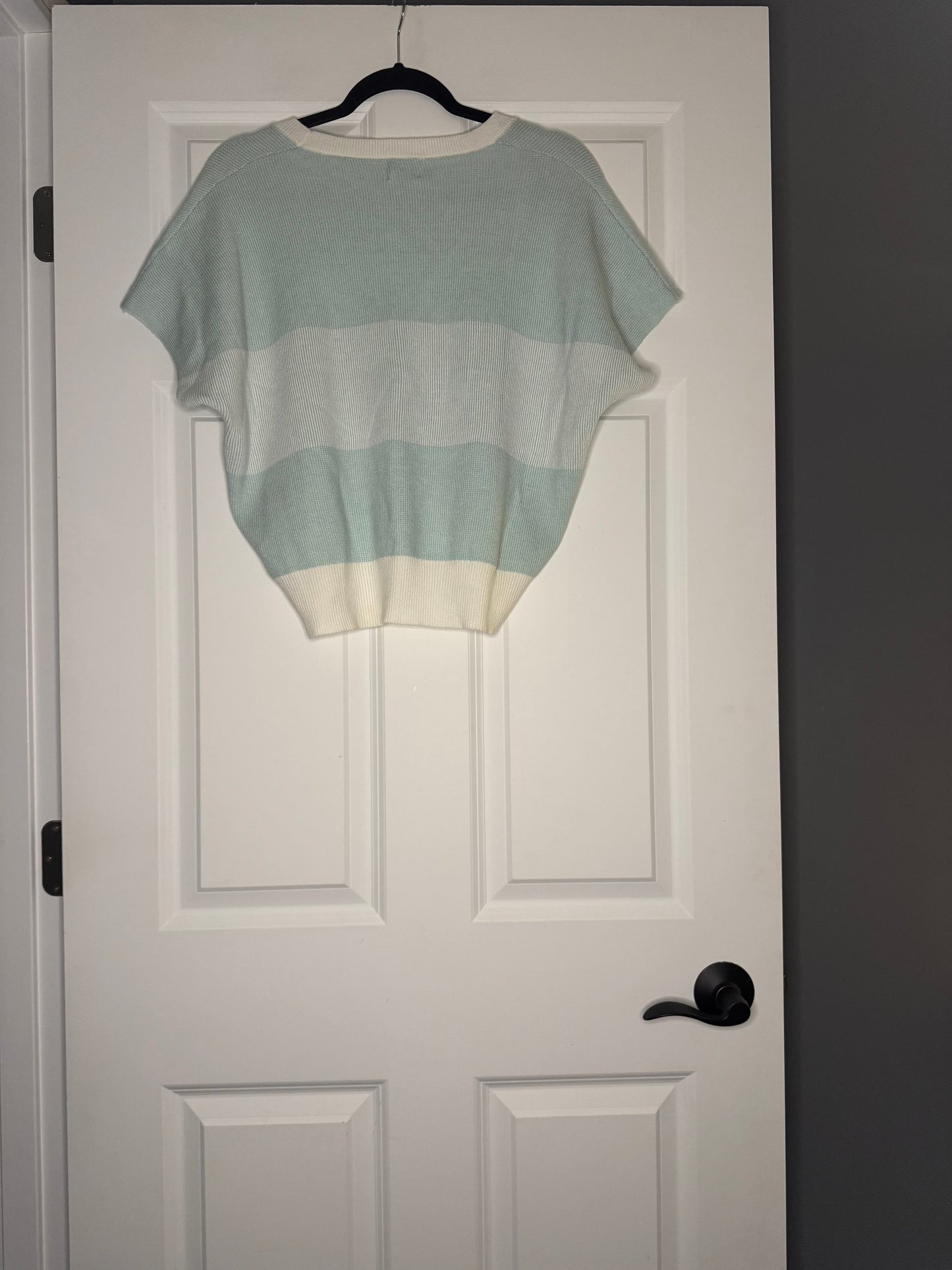 Dreamers by debut large short sleeve sweater green white