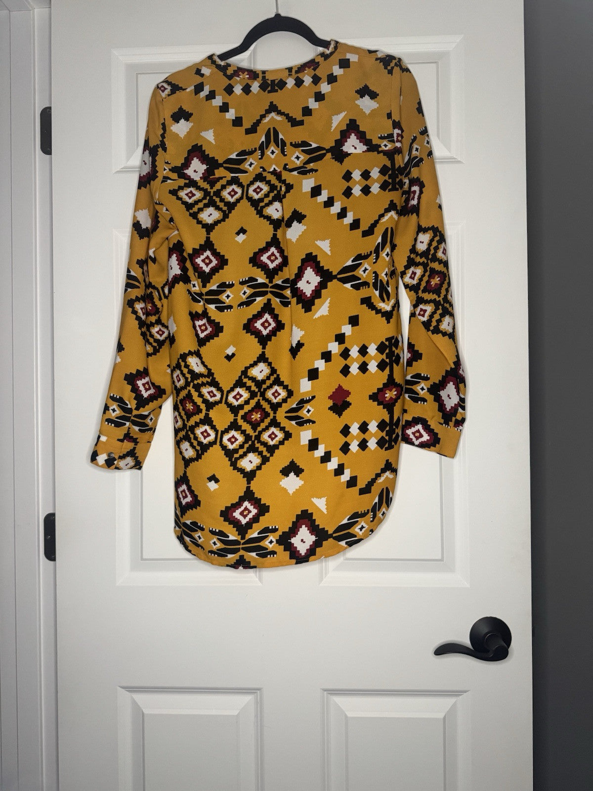 Gianni Bini Button Up Blouse Large Long Sleeve Mustard W Maroon Black White Prin