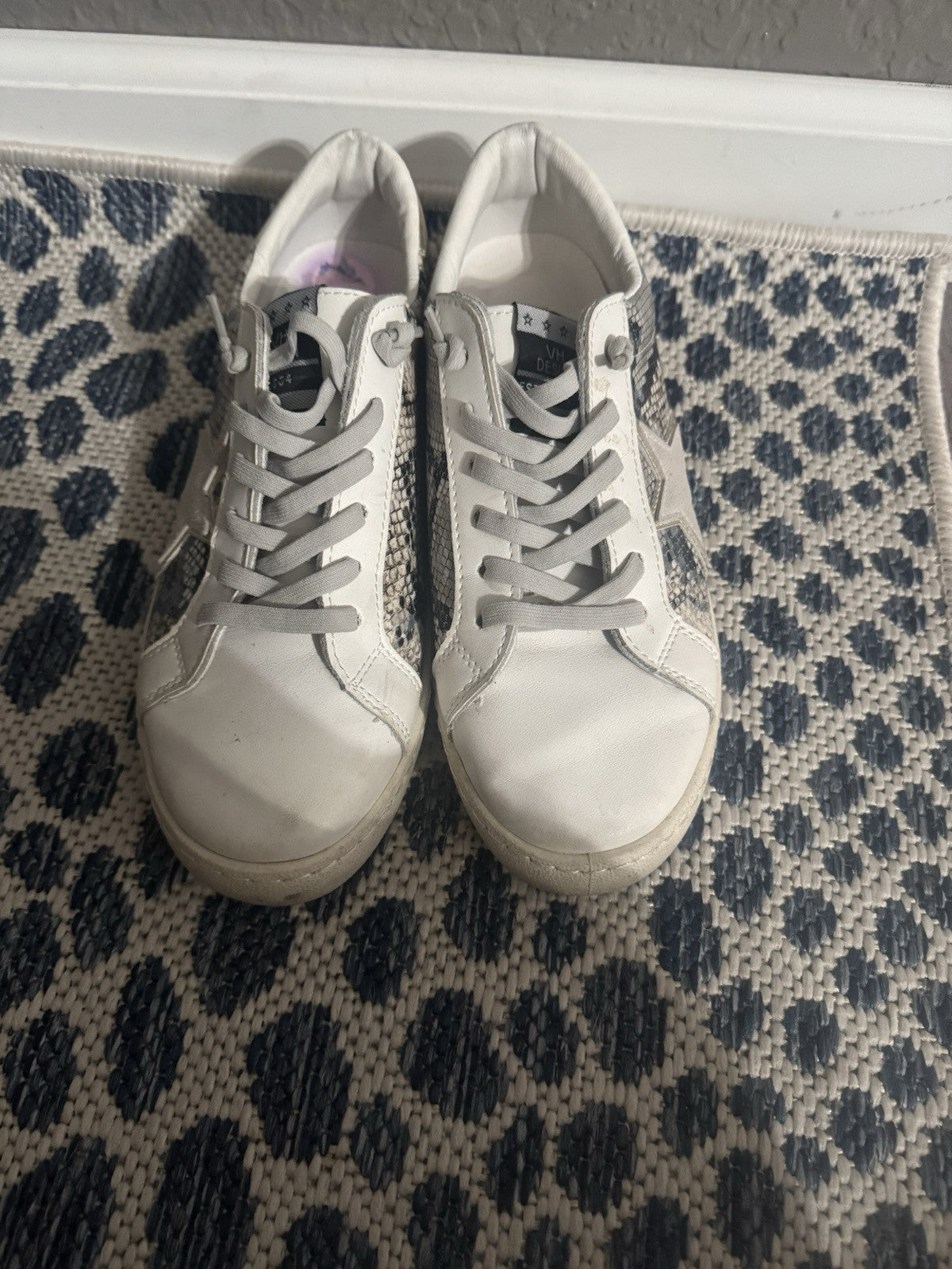 Vintage Havana Sneakers Size 8.5 Betsy Gold Snake Sneakers