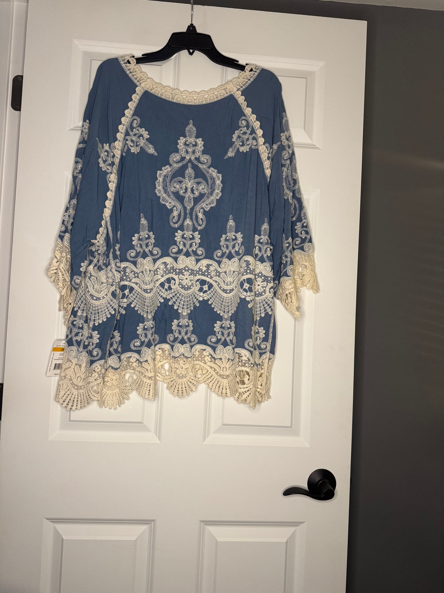 Leo and Nicole 3/4 sleeve blouse blue w cream crochet 3x nwt