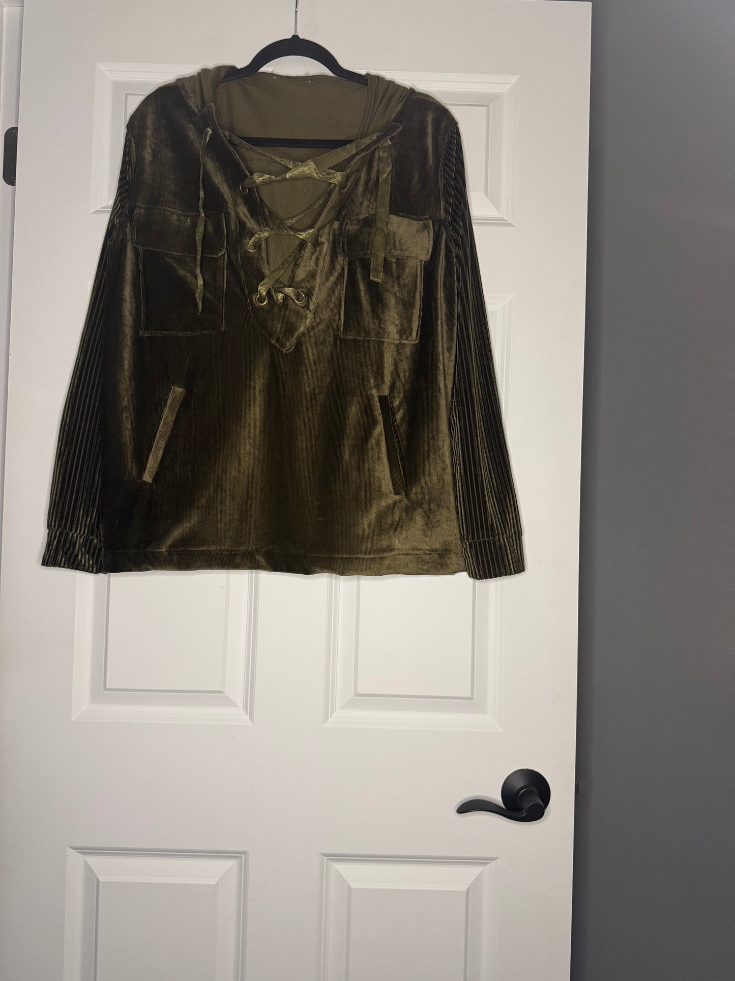 Entro long sleeve hooded top velvet look green small