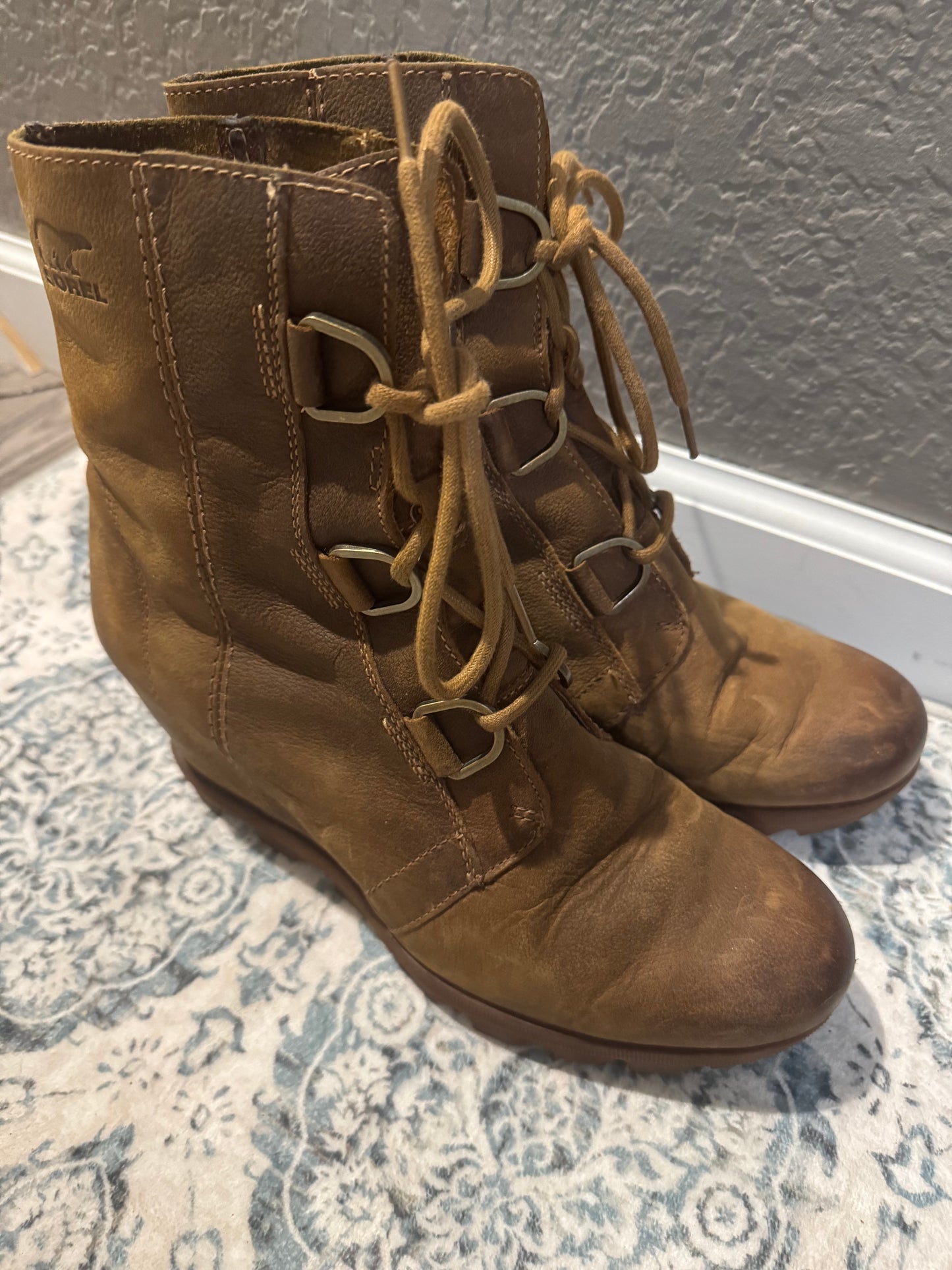 Sorel dark brown boots suede 9.5