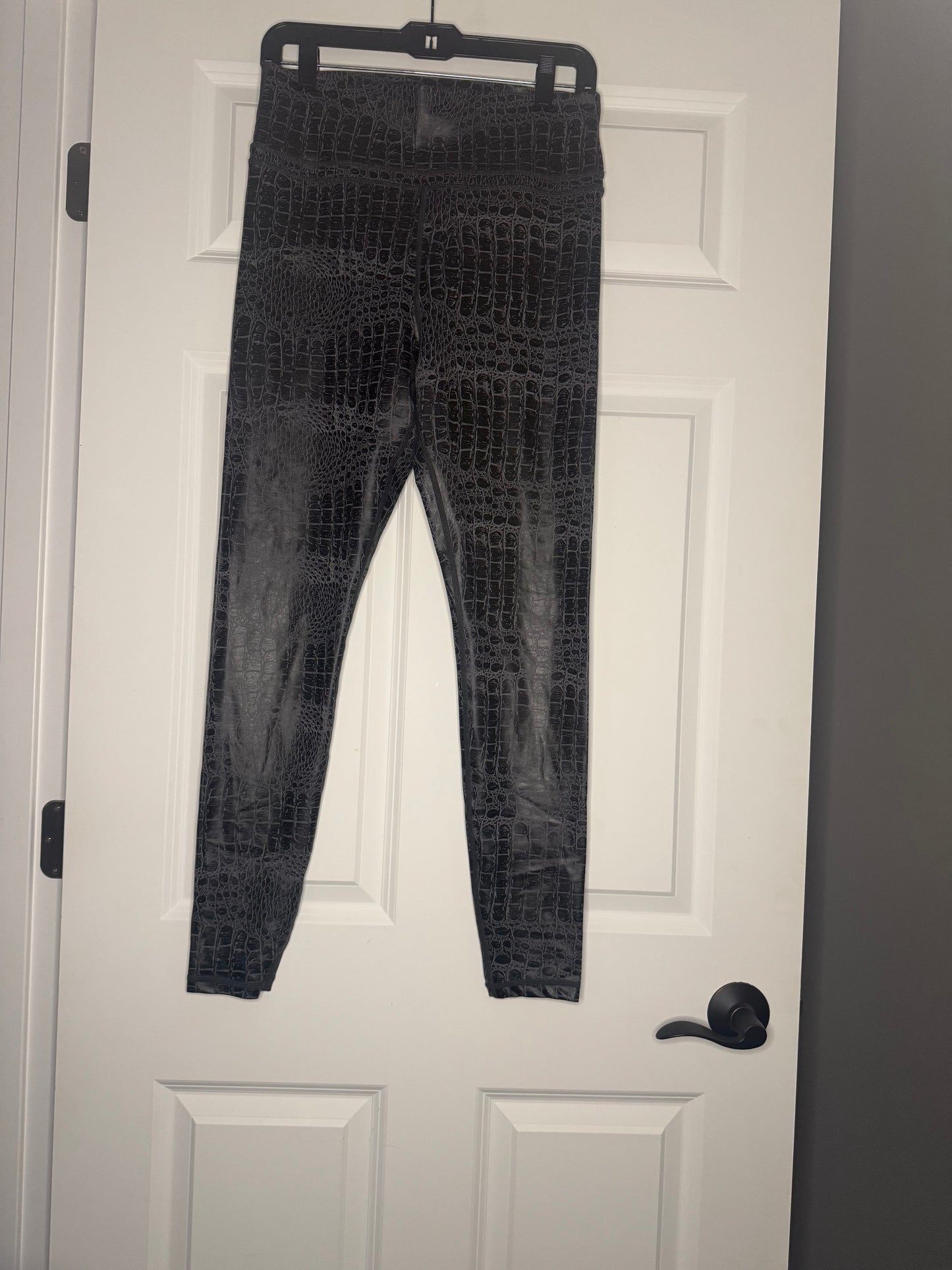 Zyia active 7/8” leggings gray black snakeskin print 12 nwot