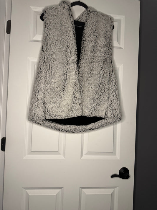 Coffee shop large hooded open front vest white black mix