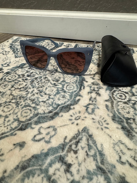 Diff blue frame sunglasses w case