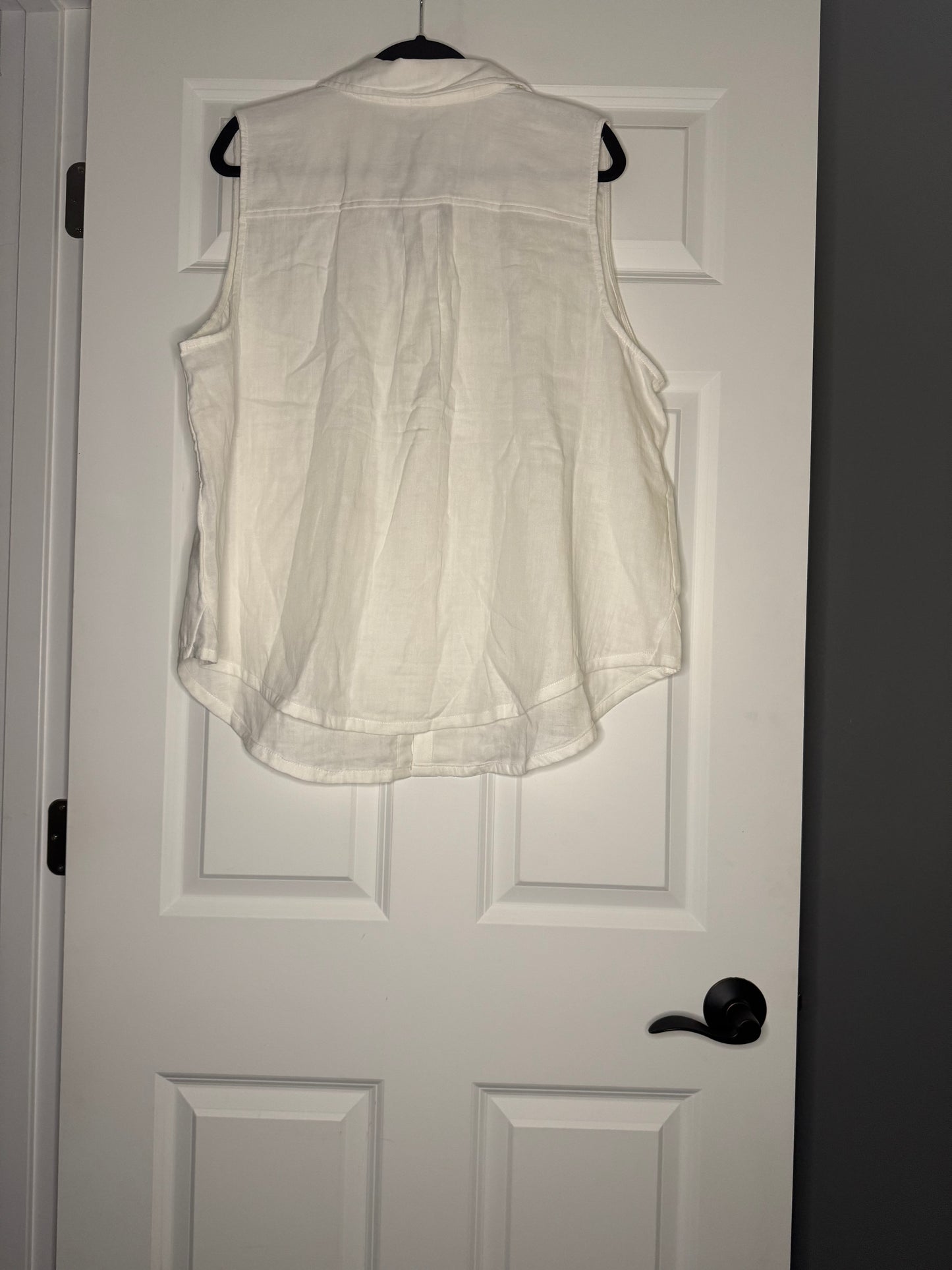 Belle isle by torrid sleeveless button up blouse white size 1 14/16 nwt 45.90