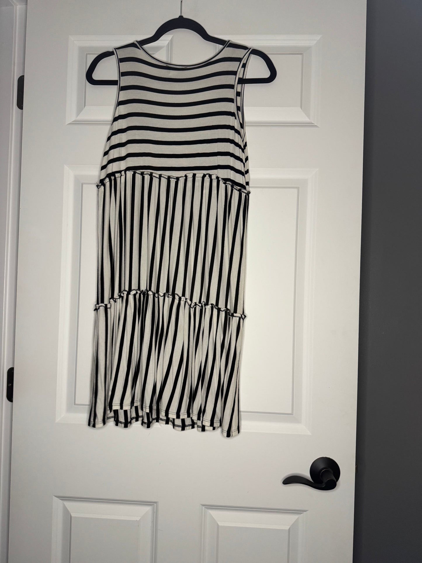 Hemish USA sleeveless dress small white black stripe