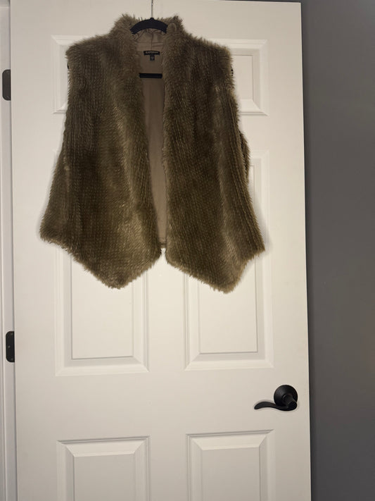 Express faux fur vest large