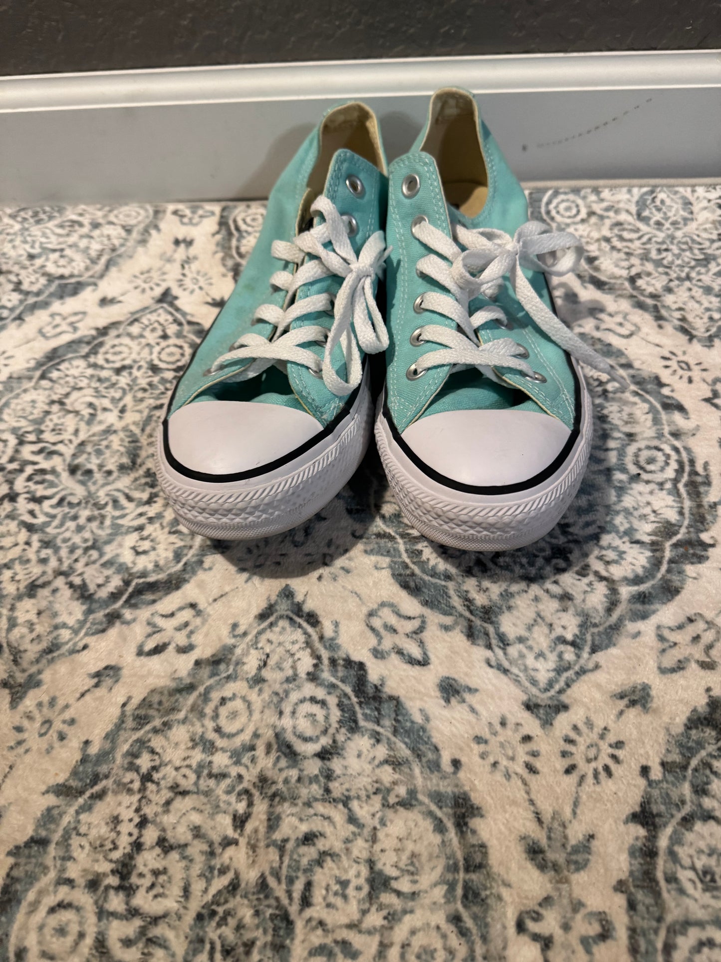 Converse women’s sneakers size 9 green