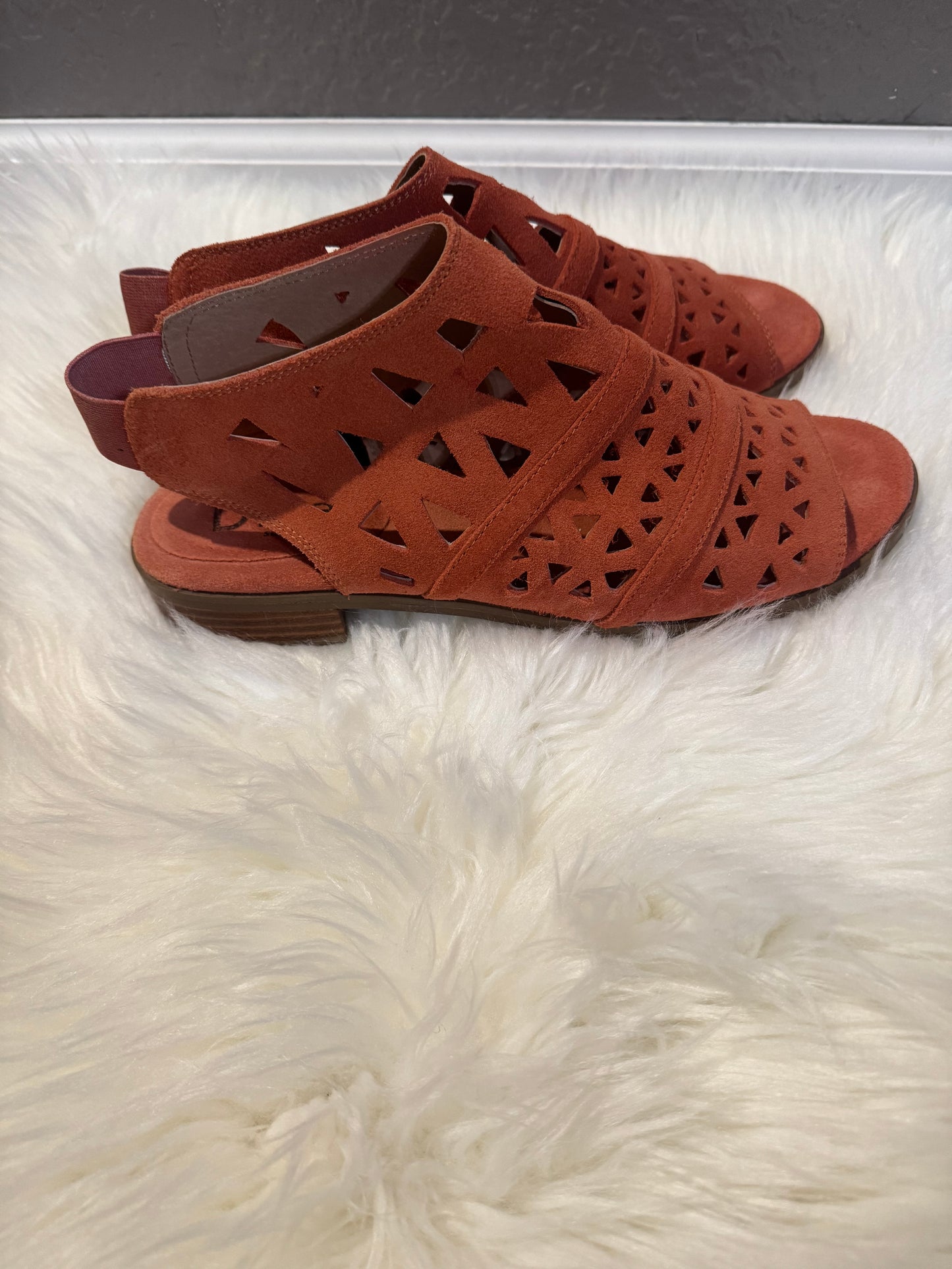 Diba women’s sandals size 10 orange/salmon in good condition