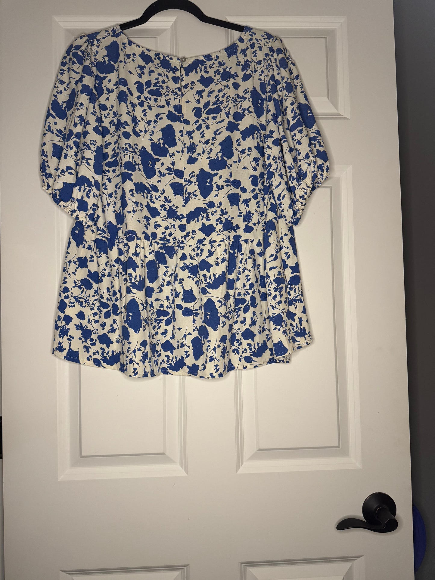 Staccato short sleeve blouse xl cream with blue floral