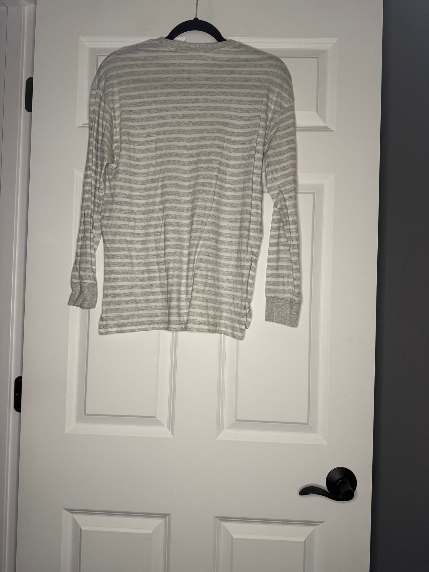 Abercrombie soft a & f essentials small long sleeve gray white stripe