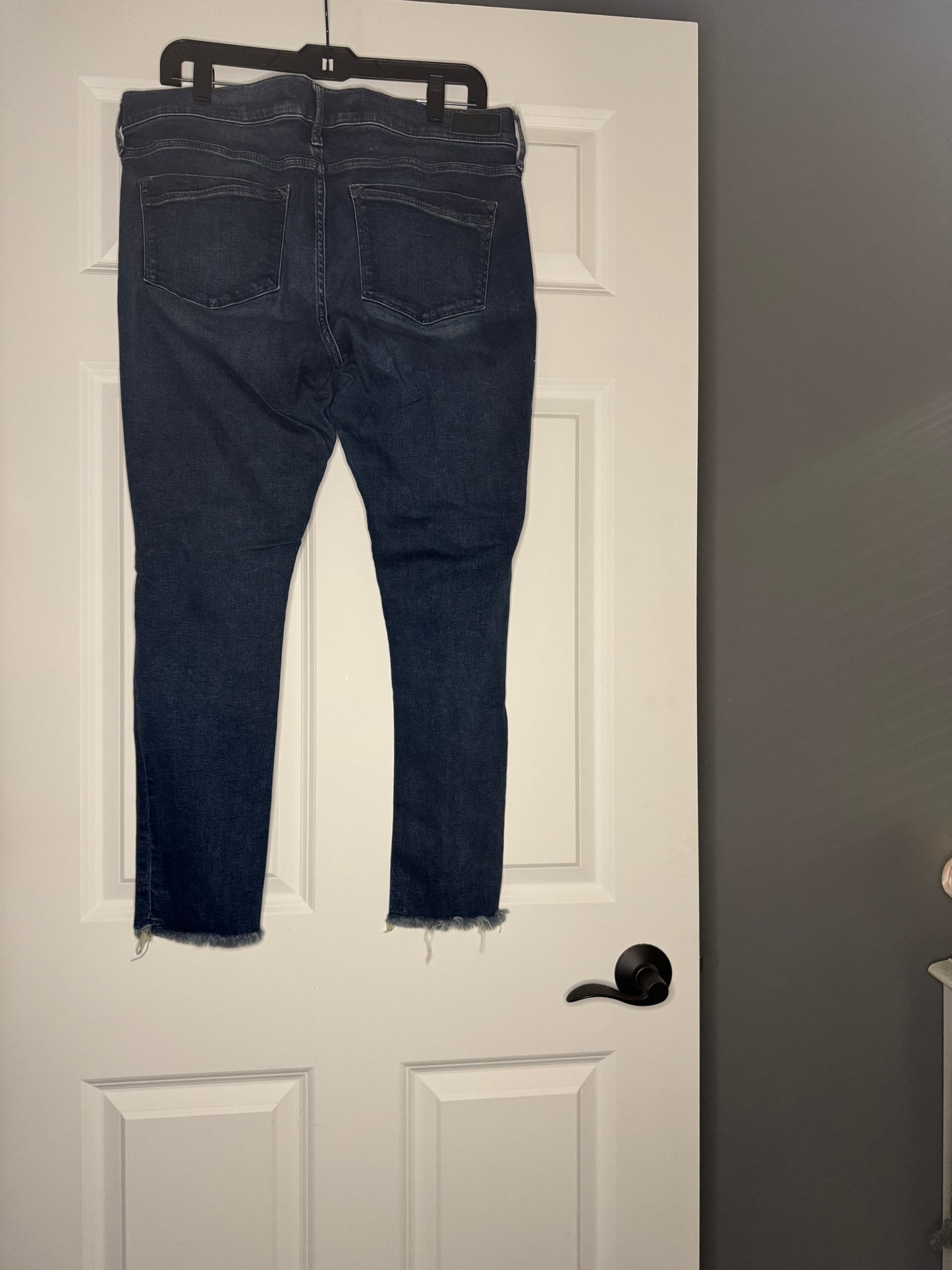 Express ultimate stretch ankle legging mid rise jeans 14 distressed