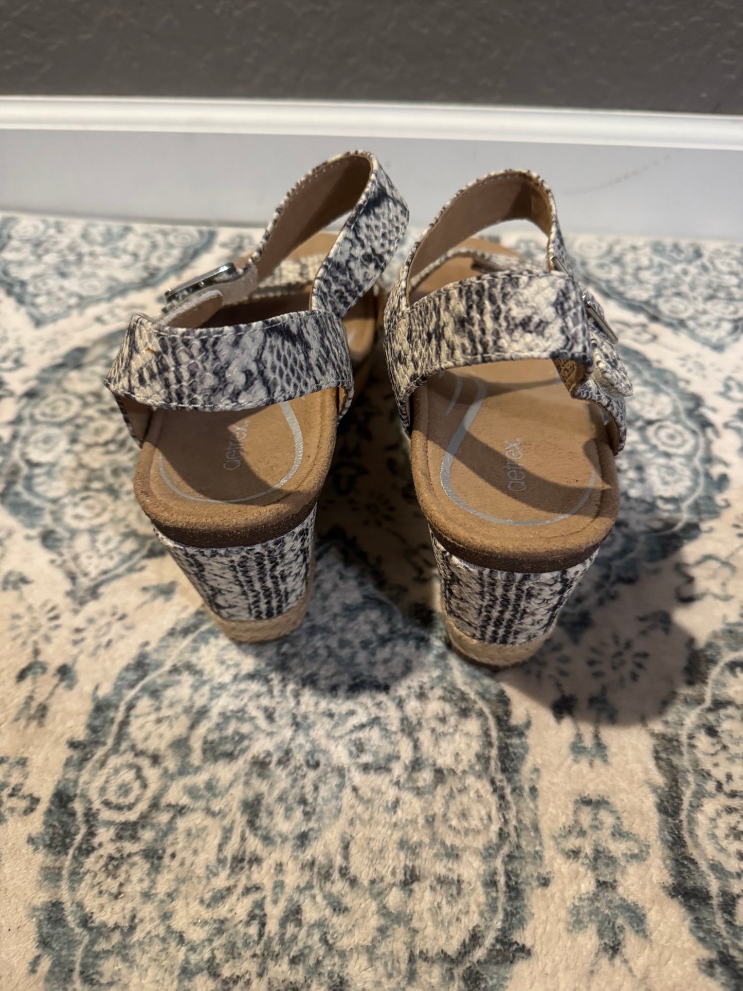 Aertrex wedge strap sandals gray beige snakeskin size 42 brand new msrp $140