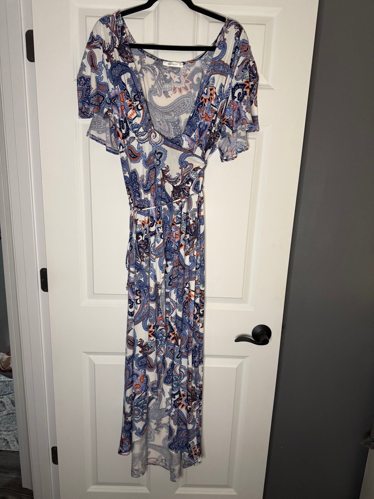 Emerald short sleeve wrap dress white with orange blue print 1x