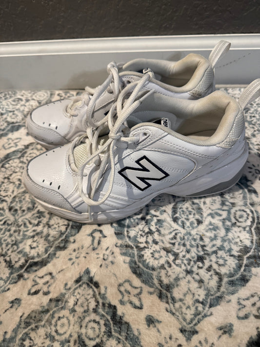Women’s new balance sneakers size 7 white gray