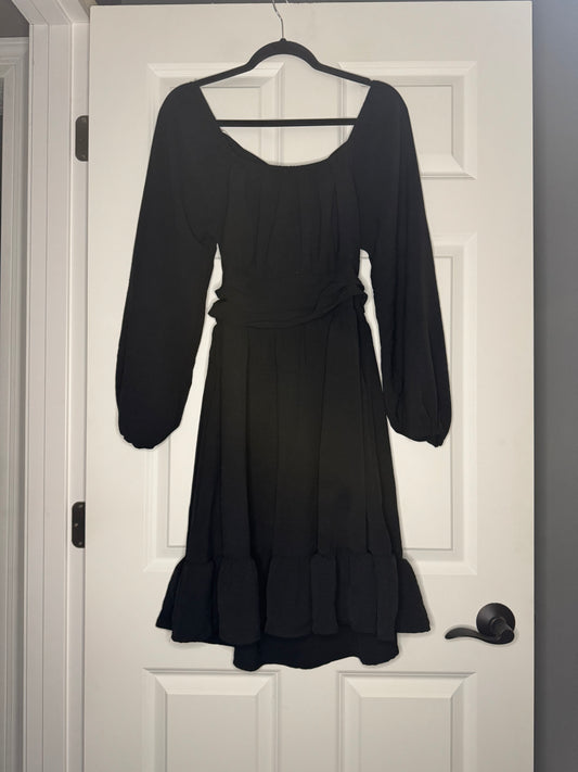 Dokotoo long sleeve dress w cutout tie back large new with tags