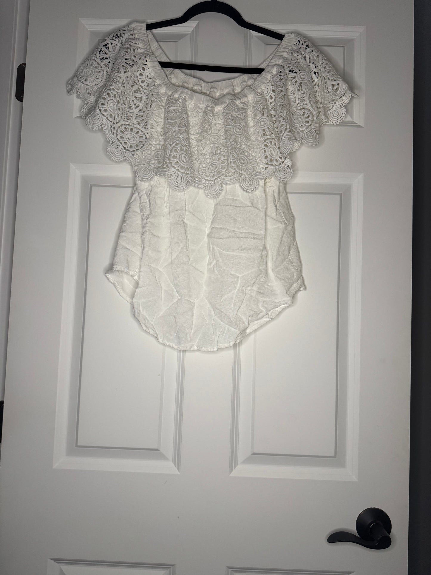 Willow and clay short sleeve off the shoulder blouse large white crochet top