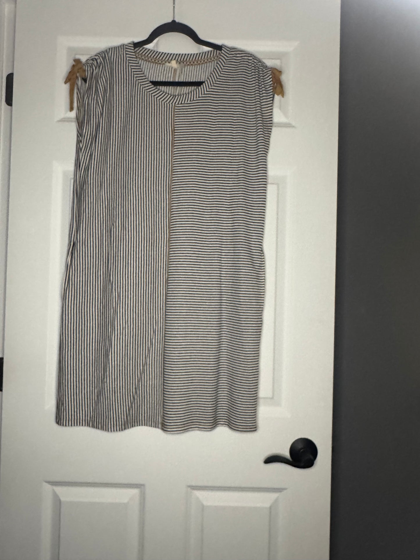 Mystree short sleeve dress blue ivory stripe w mustard ties medium