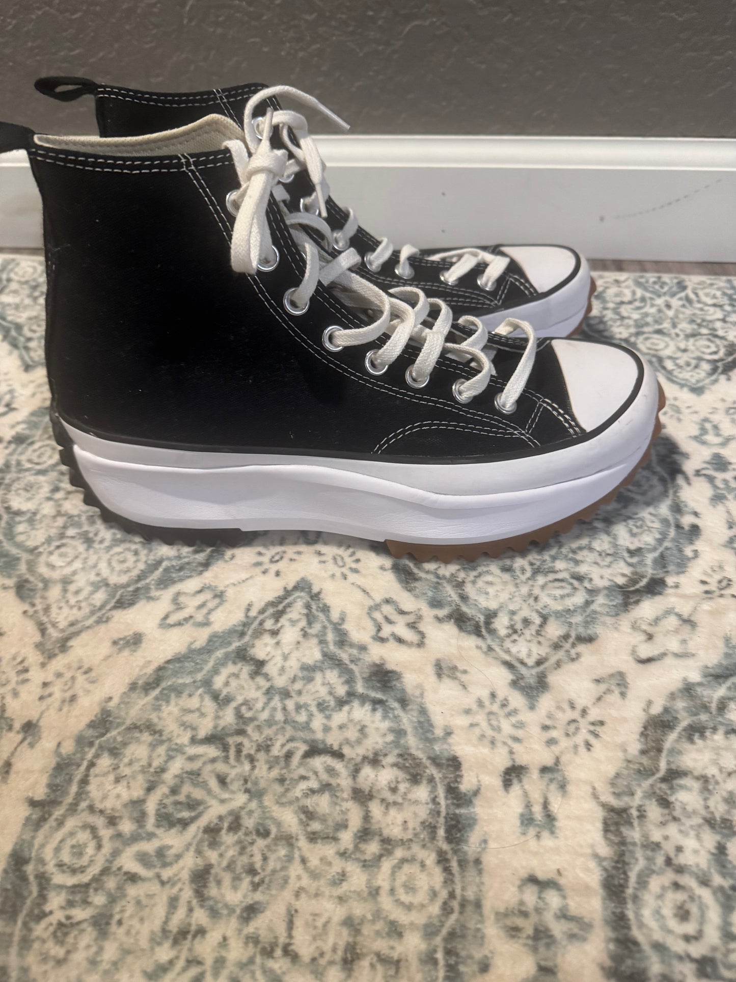 Converse platform high top sneakers size 9.5 black white women’s